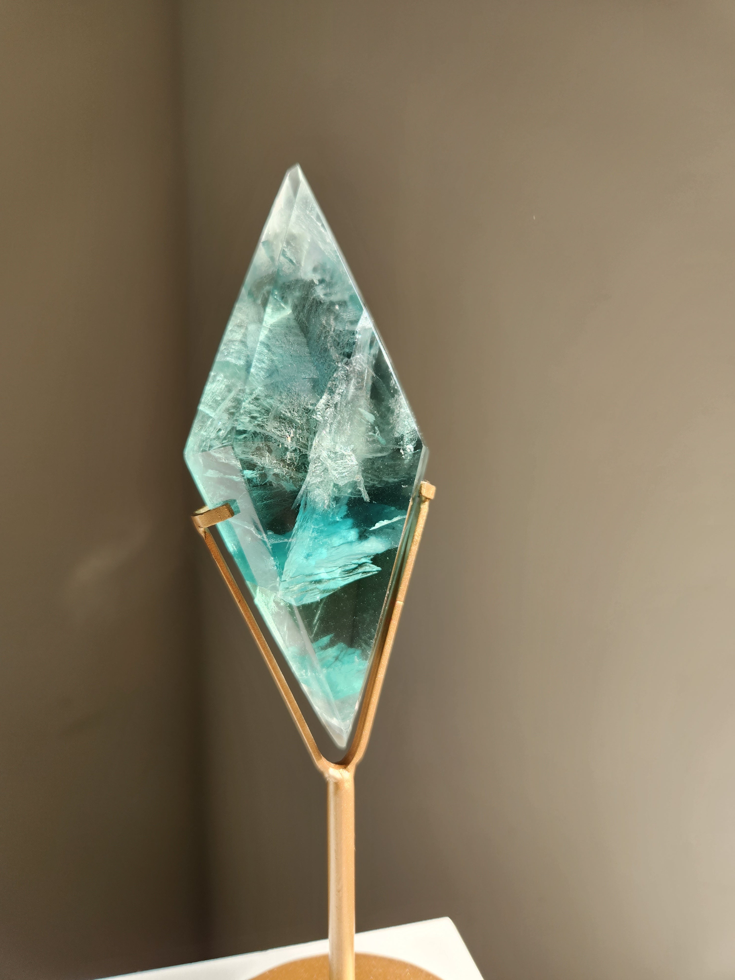 Fluorite Diamond 013