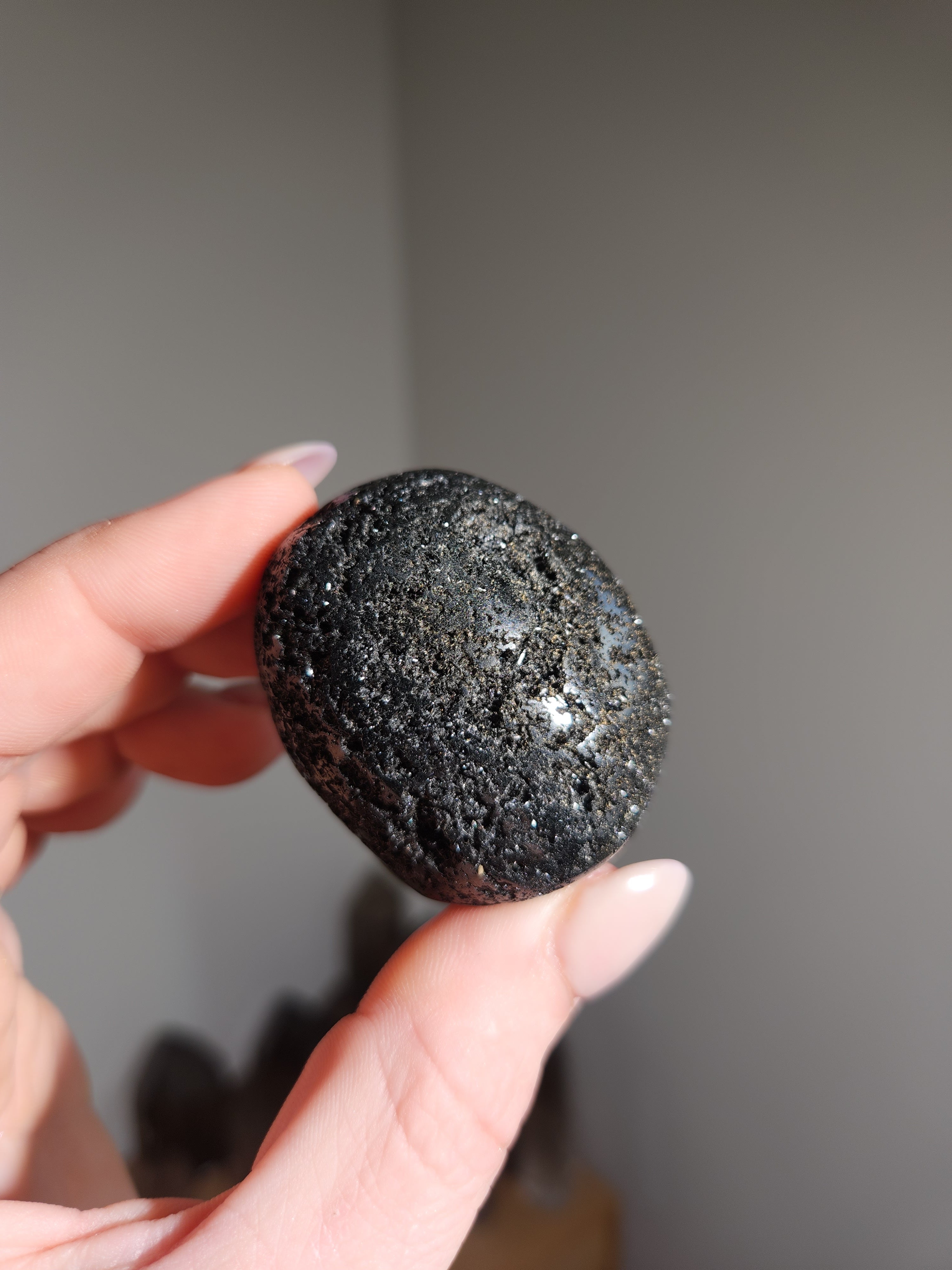 Fibrous Black Tourmaline Palmstone 003