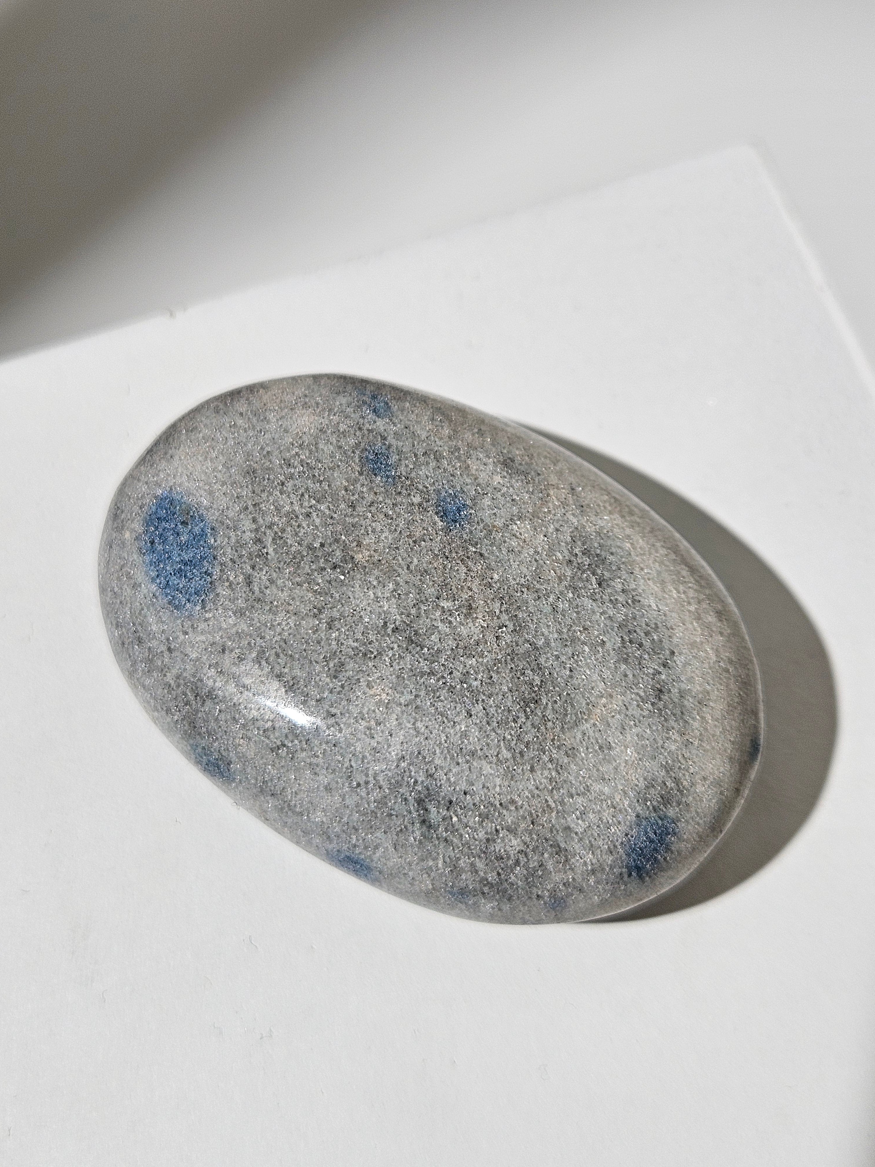 Dumorterite Palmstone 004