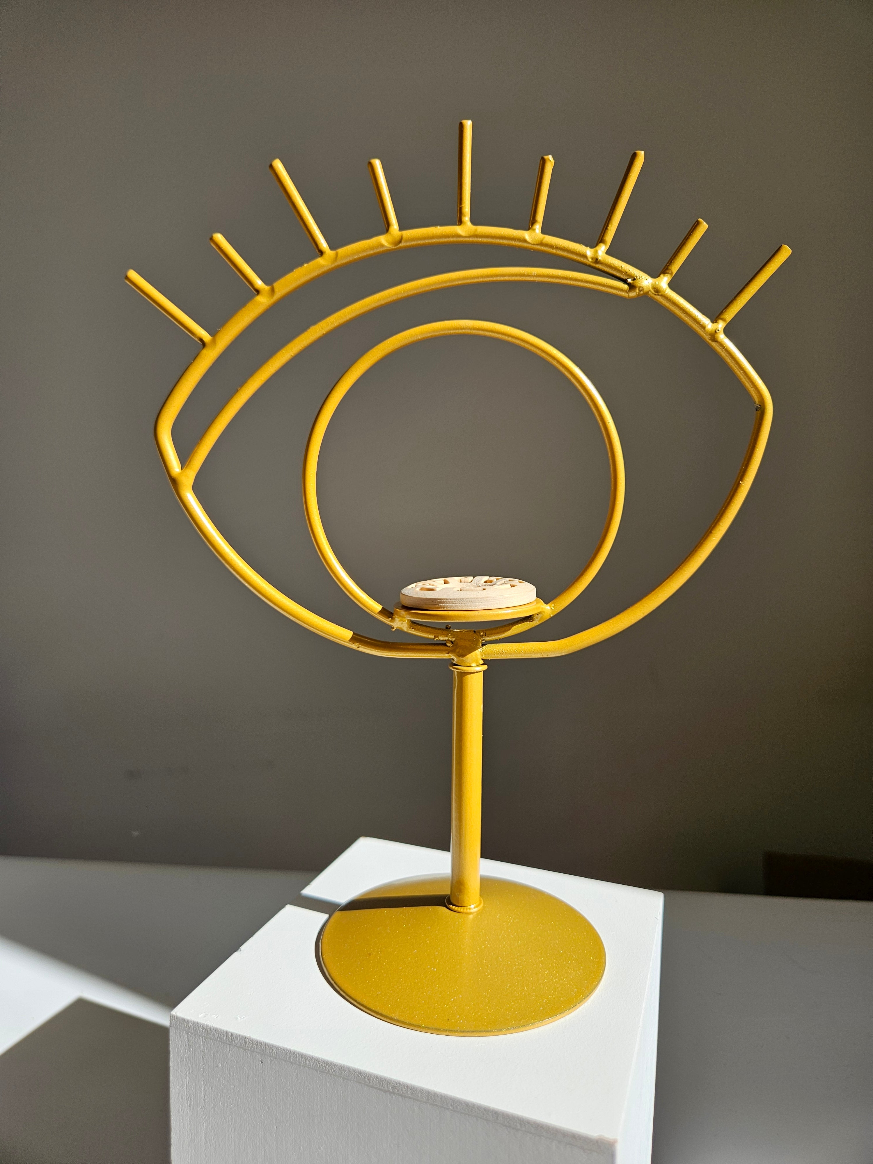 Gold Eye stand