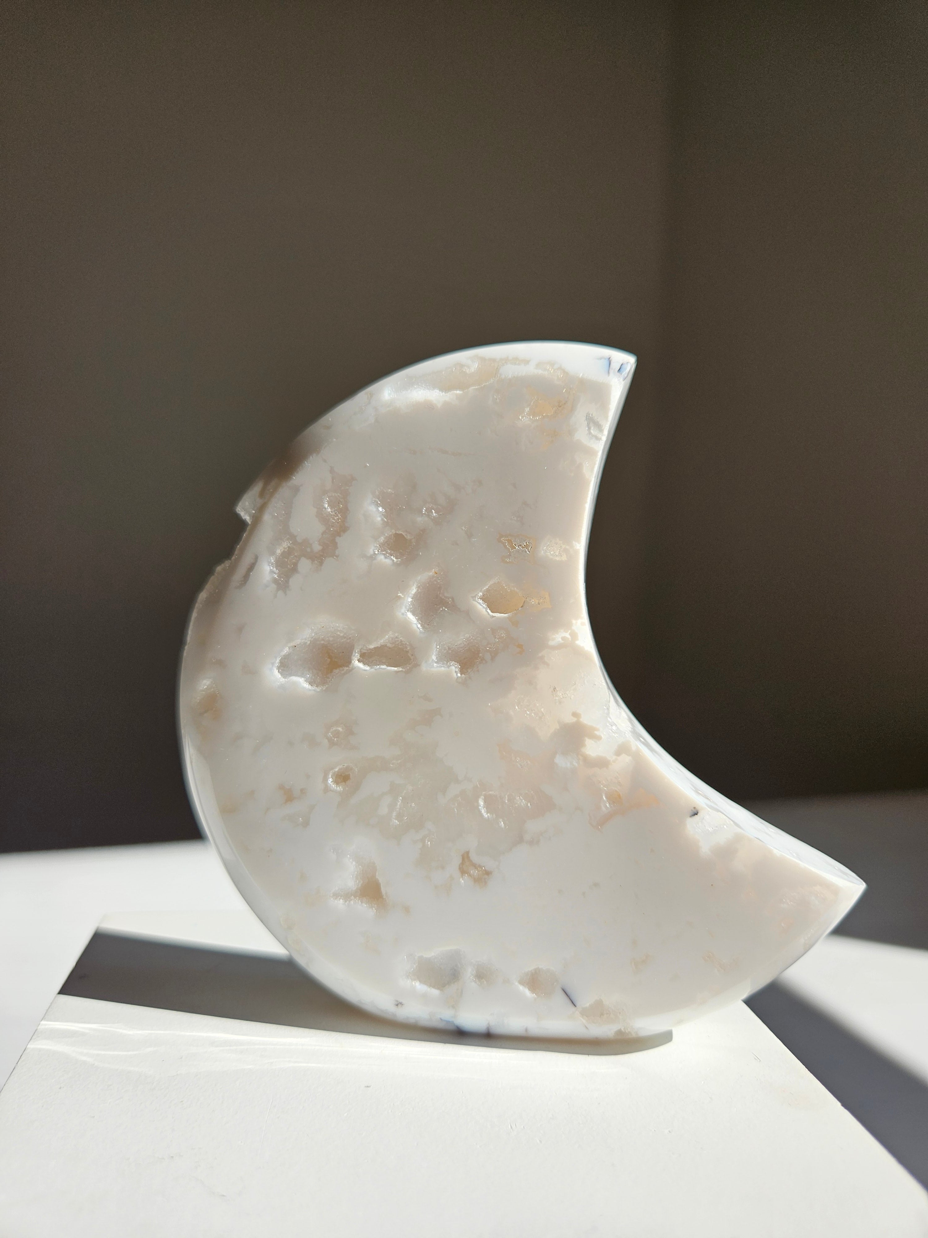 Plume Agate Standing Moon 005