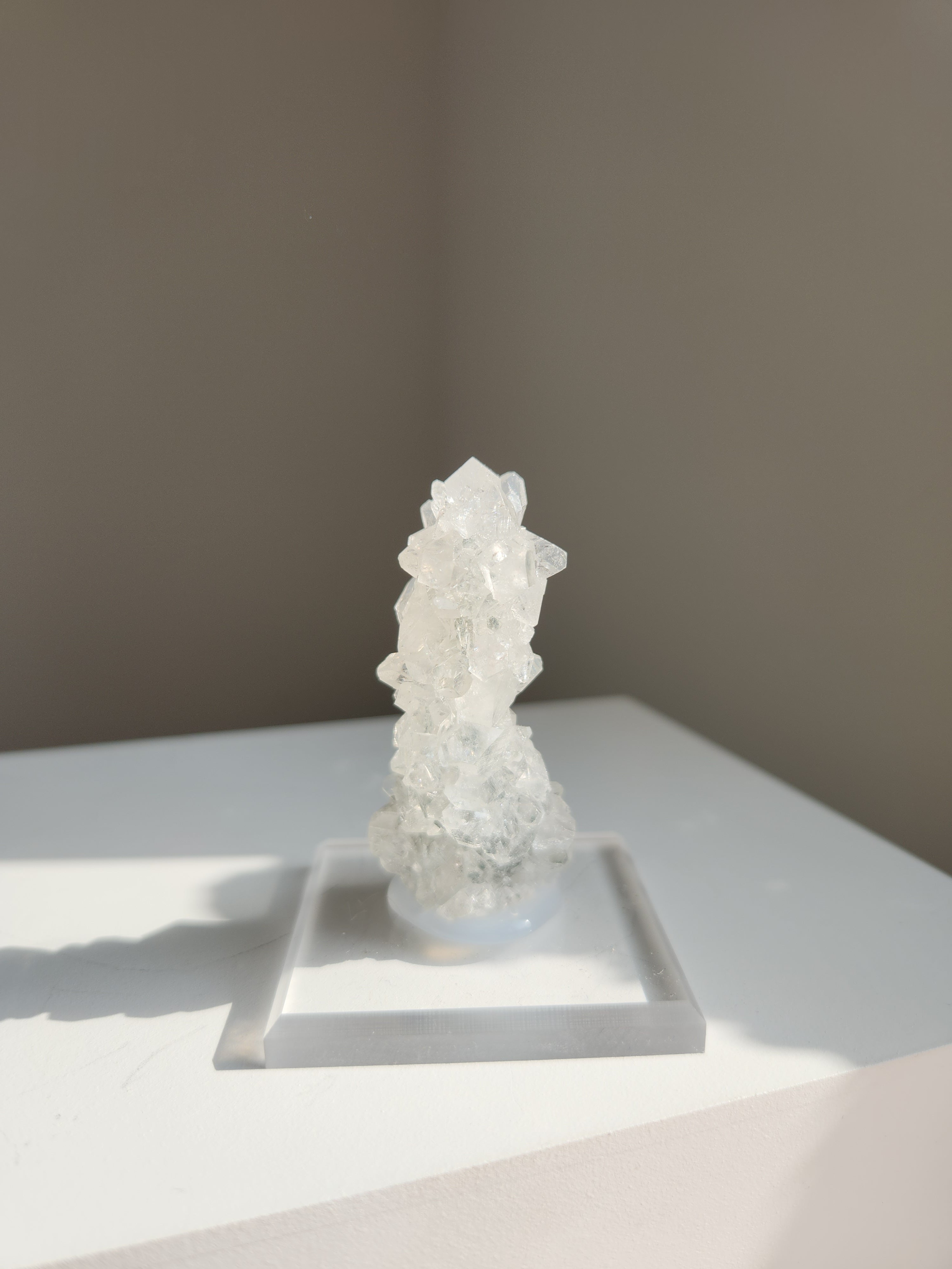 Apophyllite in Stalactite 001