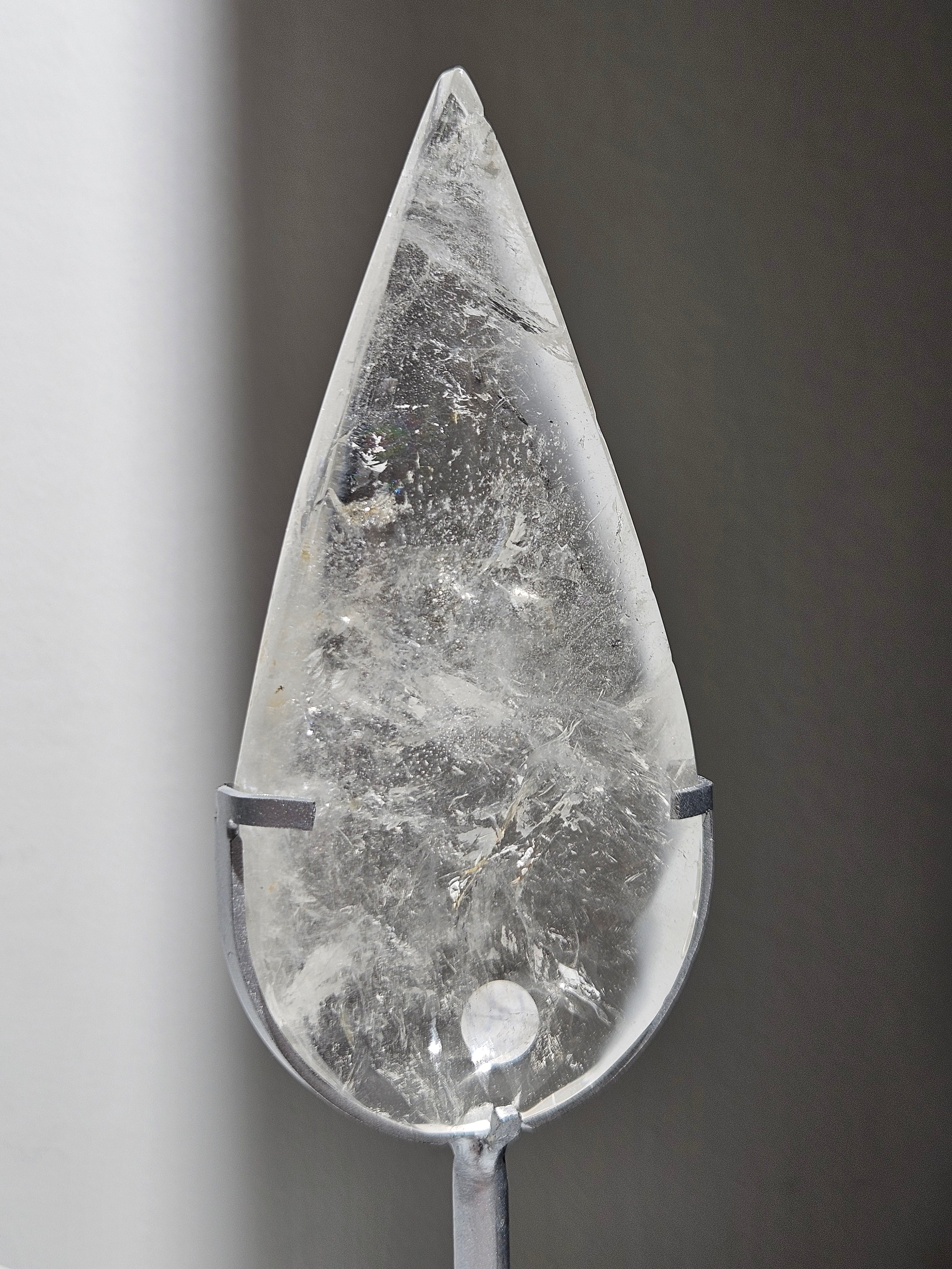 Quartz Teardrop on Stand 001