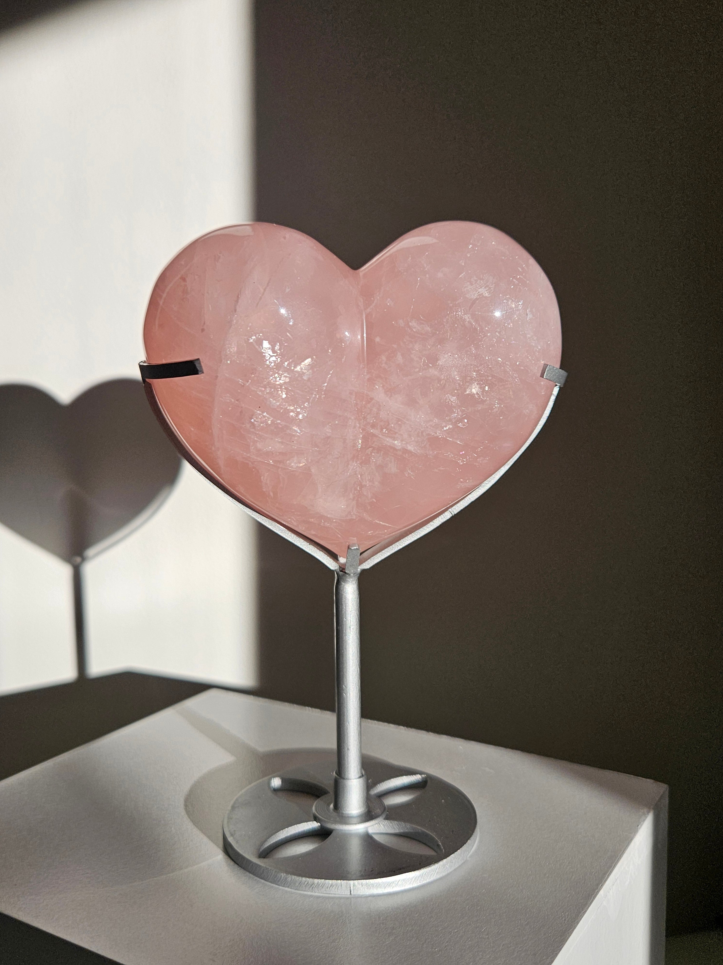 Rose Quartz Heart on Stand 003
