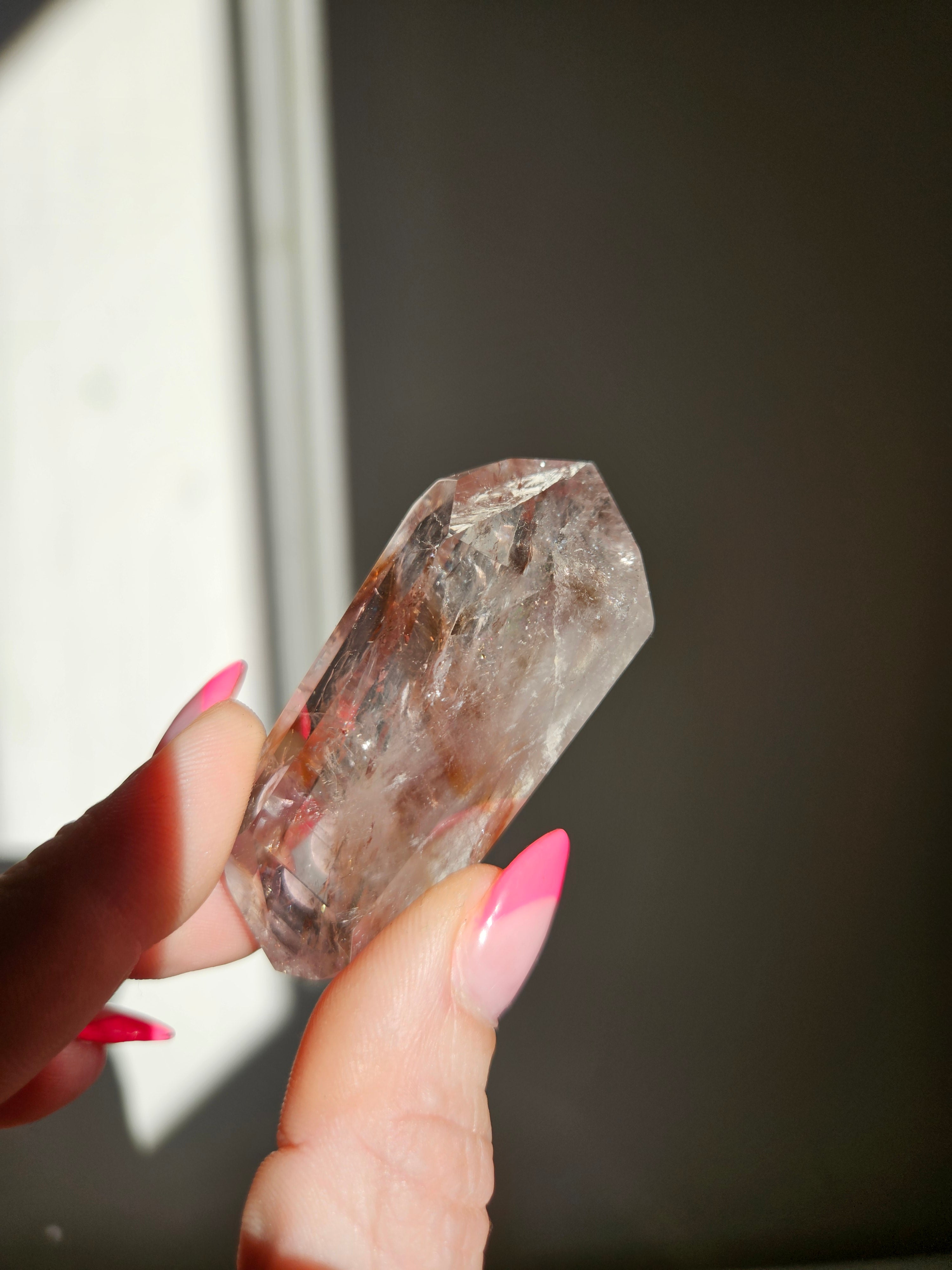 UV reactive Amethyst Wand 003