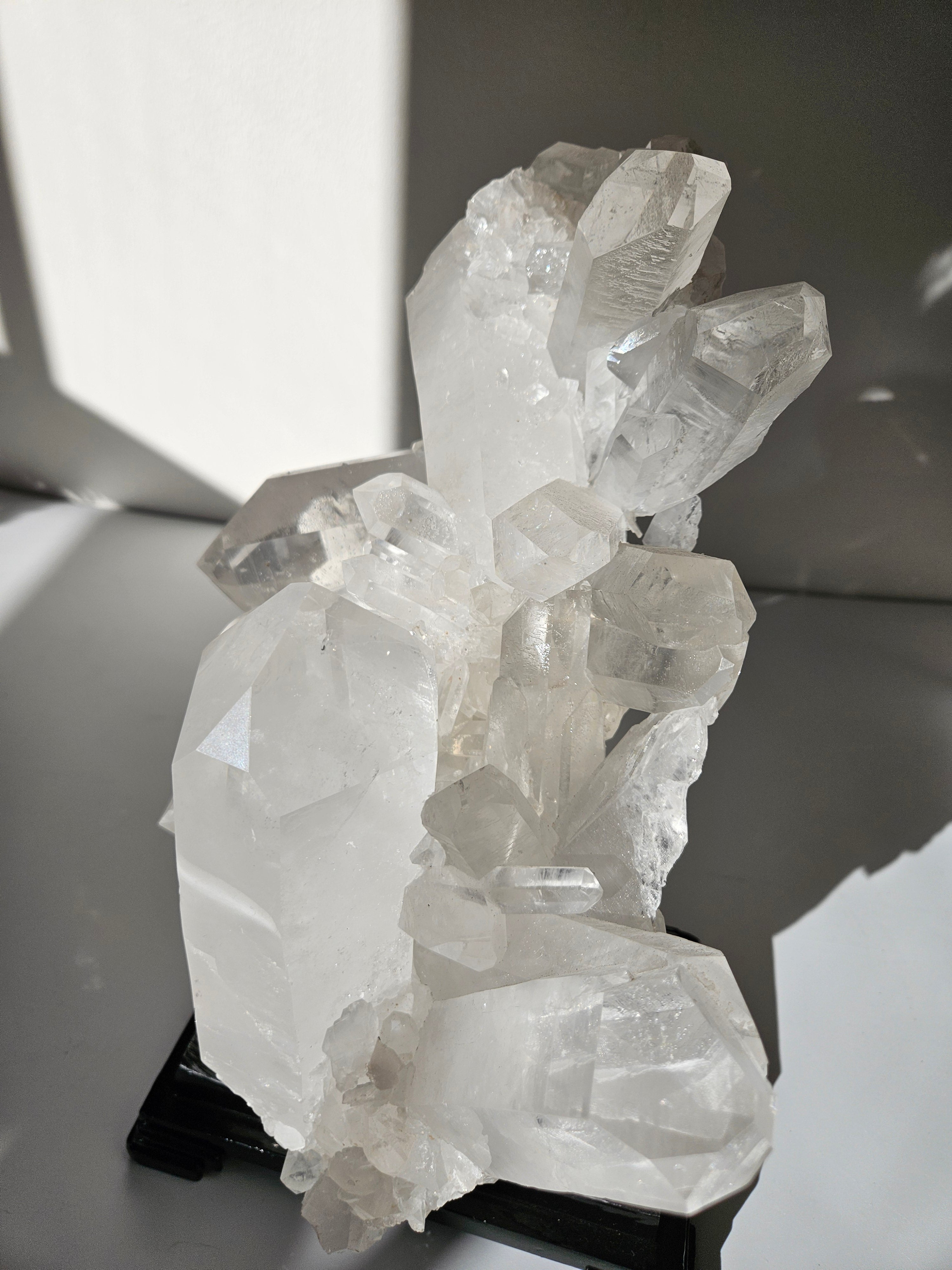 XL Quartz Cluster Statement