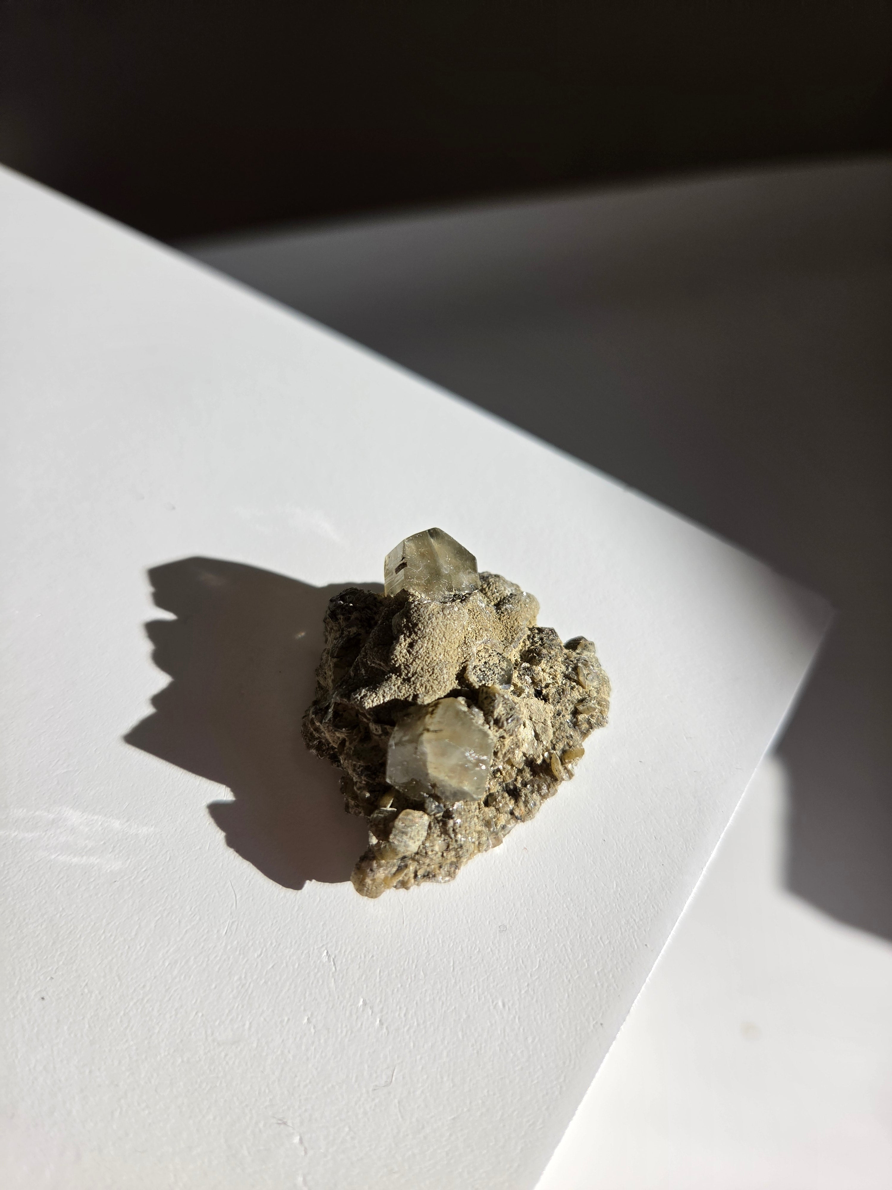 Hematite x Green Apatite 004