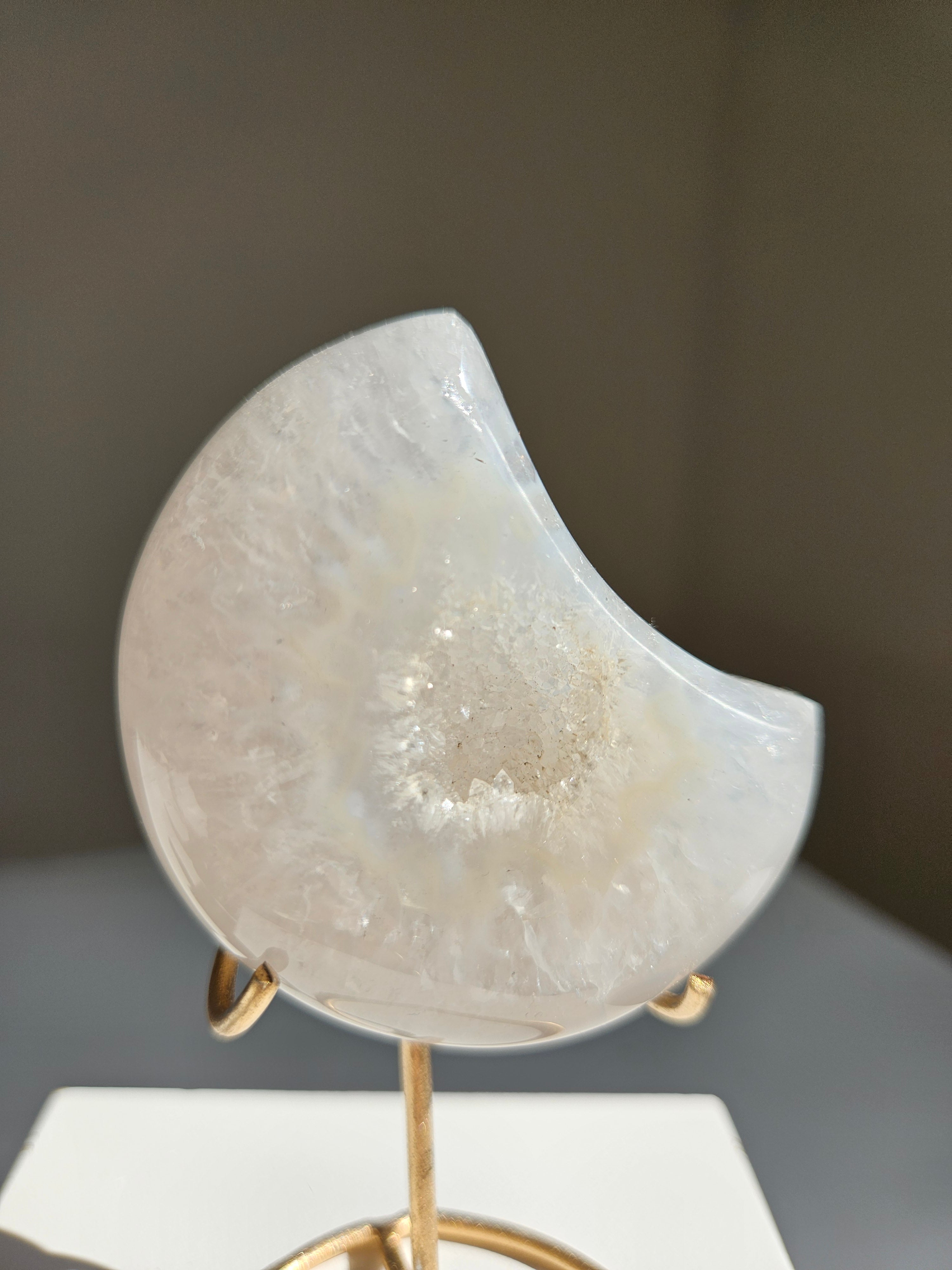 Druzy Agate Moon 011