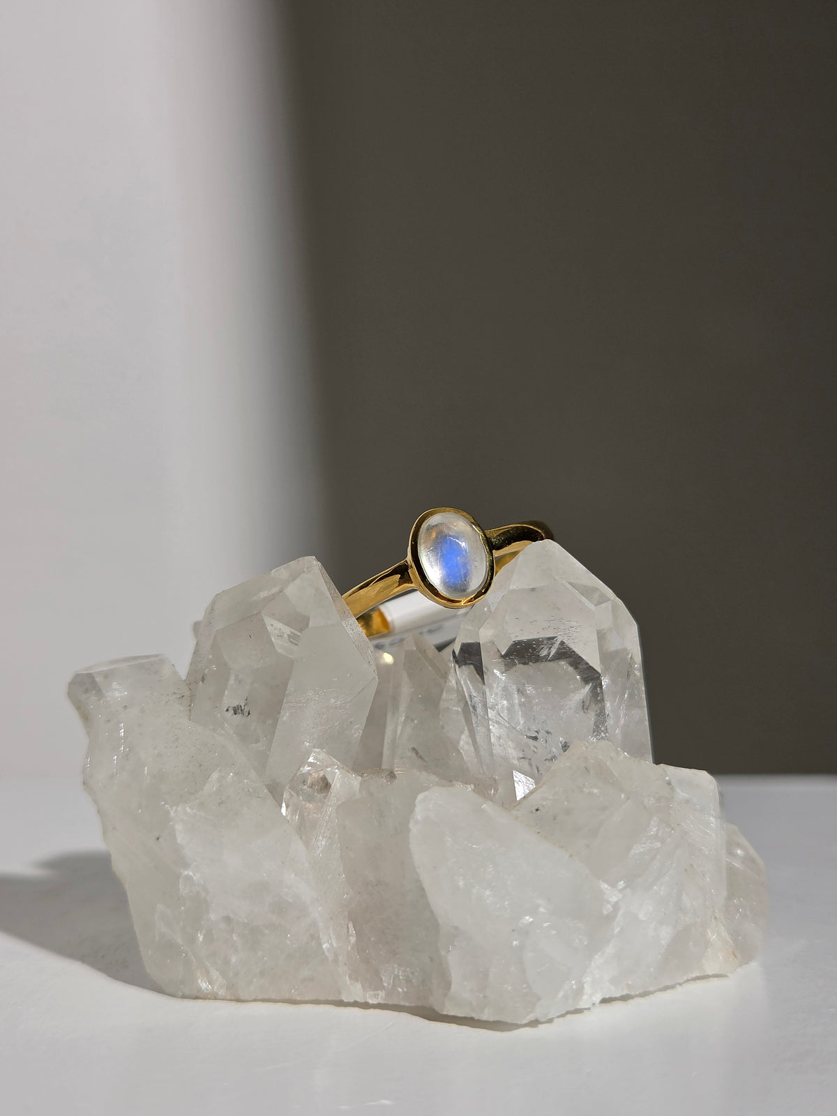 Size ten | moonstone Ring | gold