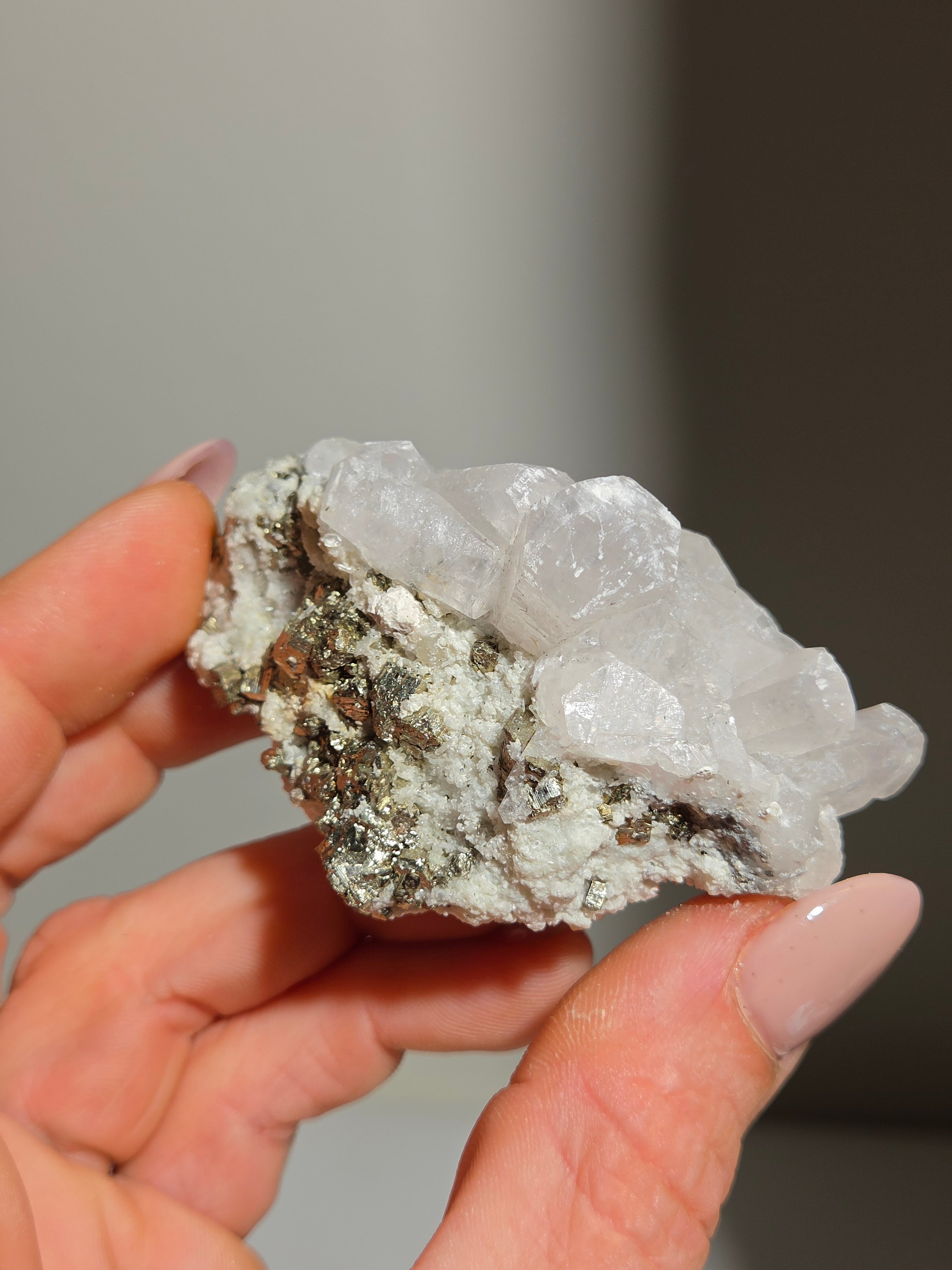 Pyrite x UV Calcite 002