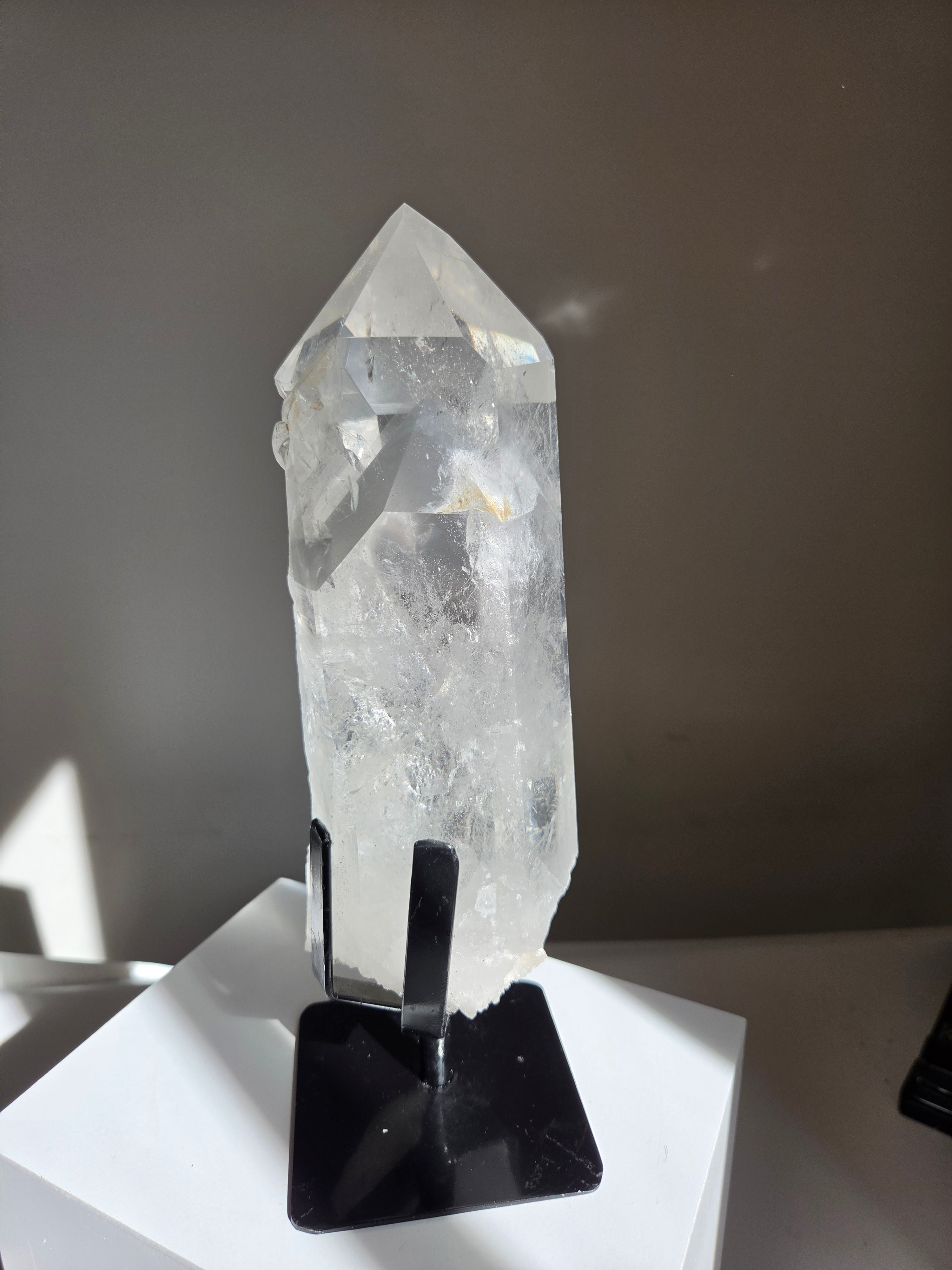Grey Phantom Quartz Statement