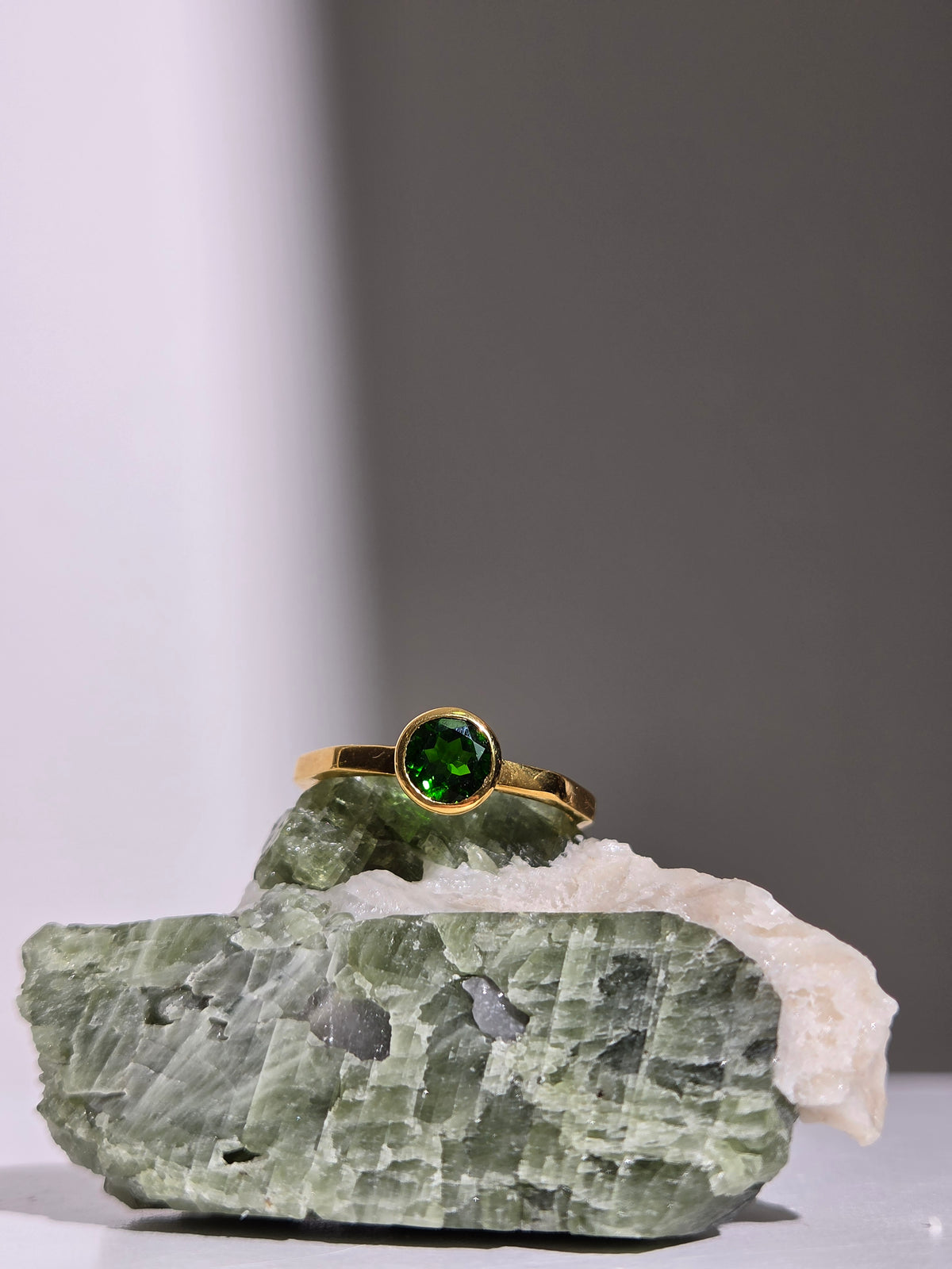 Size 9 | Chrome Diopside Ring | gold filled