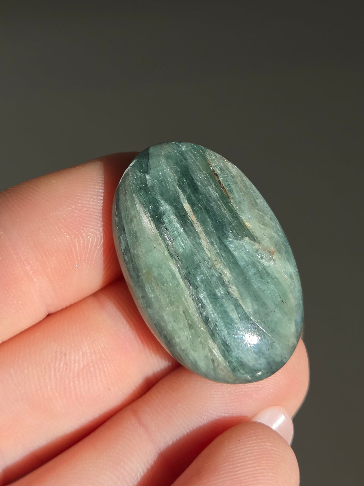 Green Kyanite Mini Palm 006