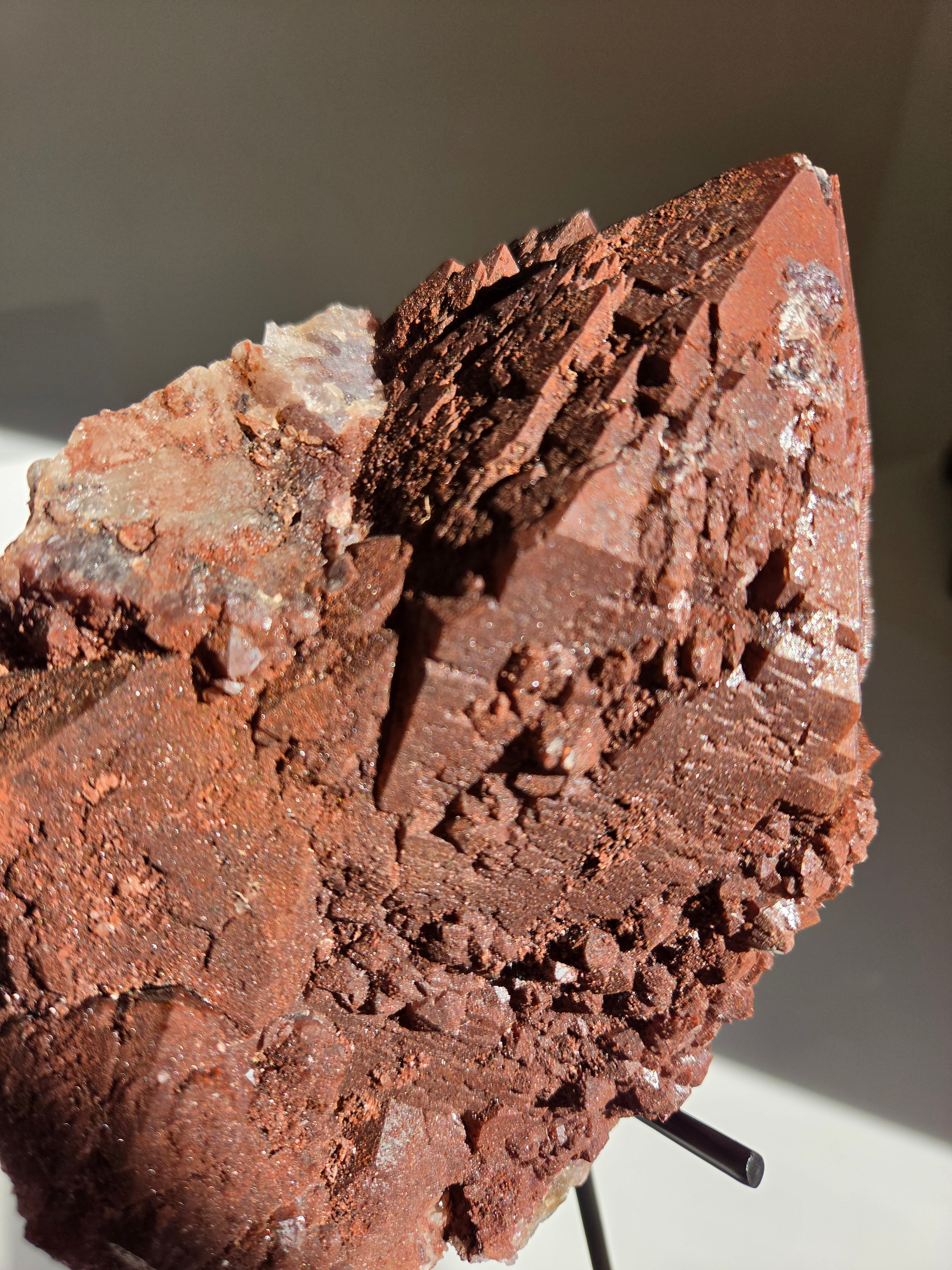 Hematite on Quartz x Amethyst 010