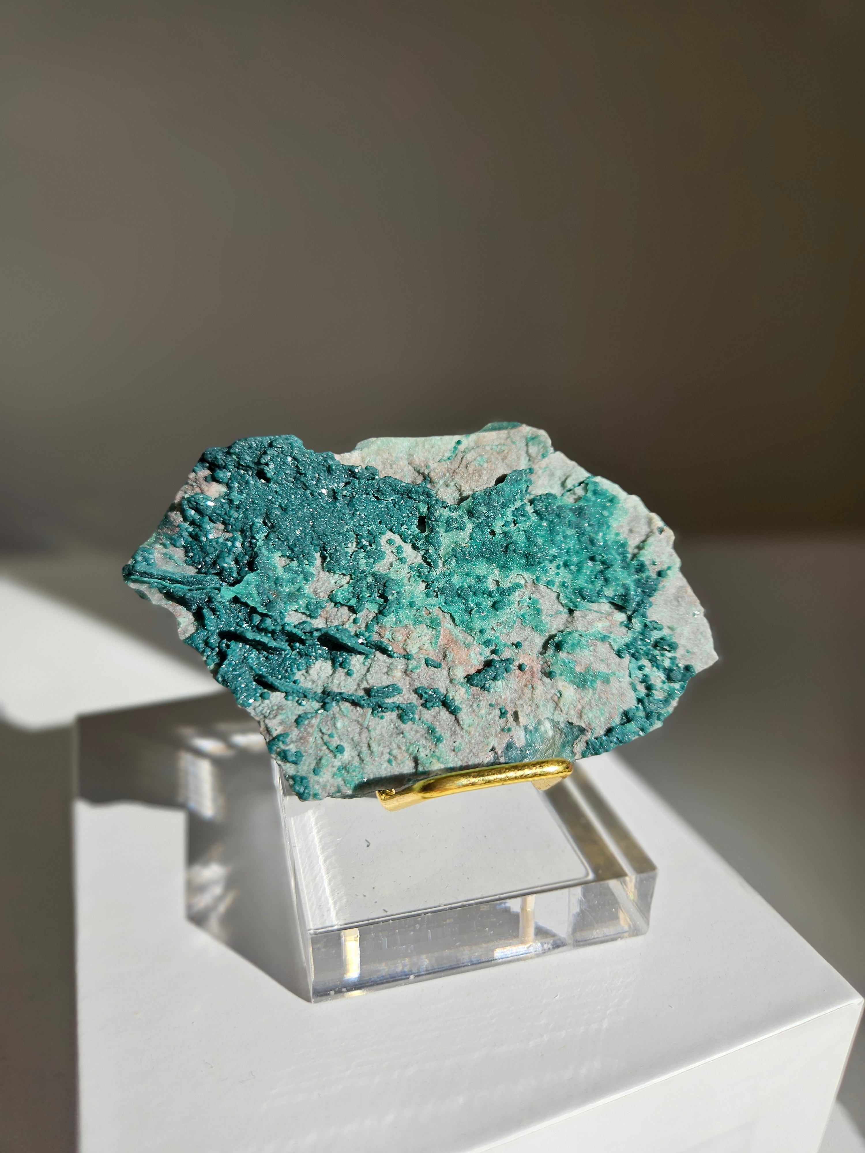 Marshy Green Apophyllite 002