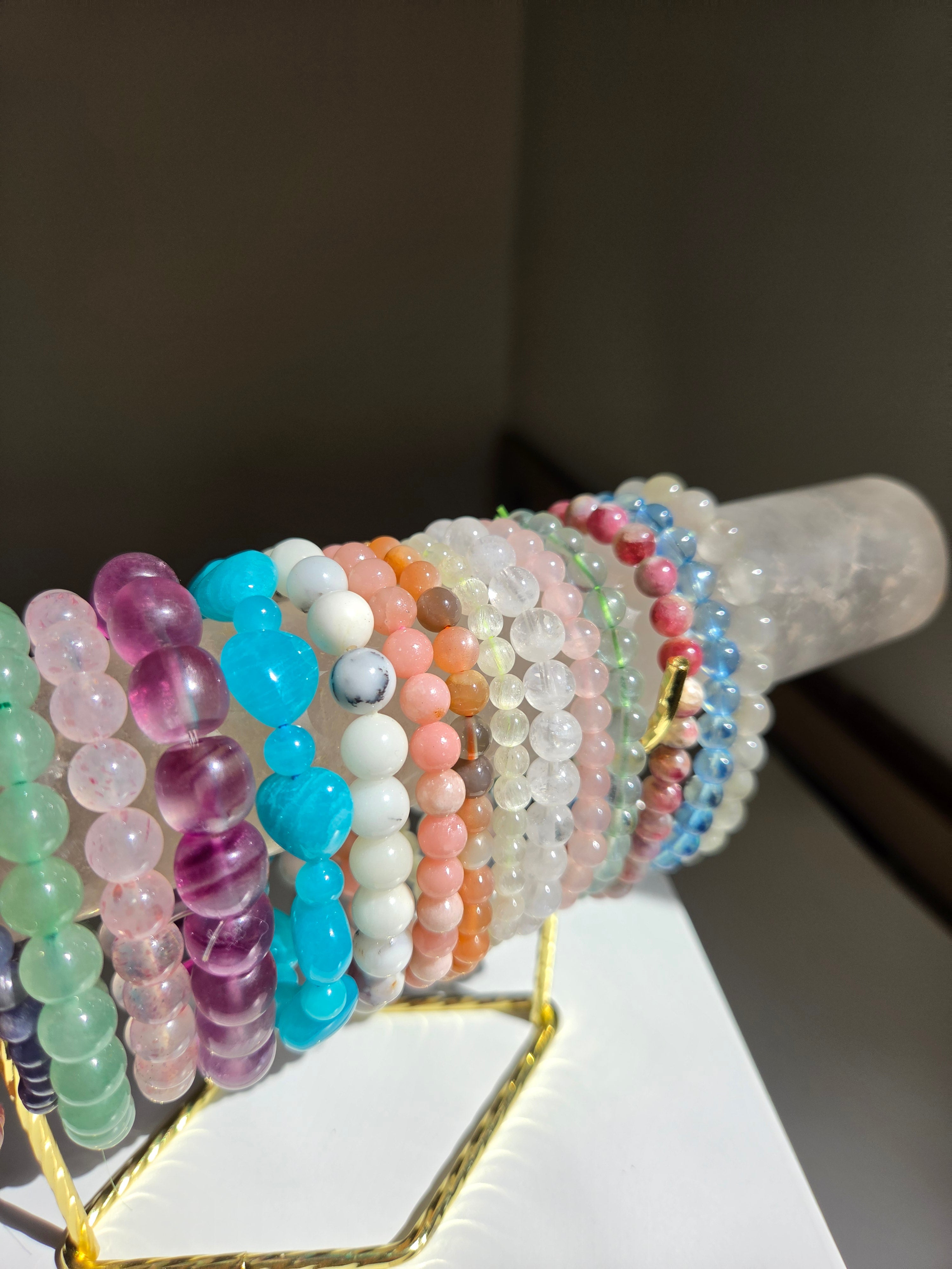 Quartz Bracelet Holder with Bracelet Bundle
