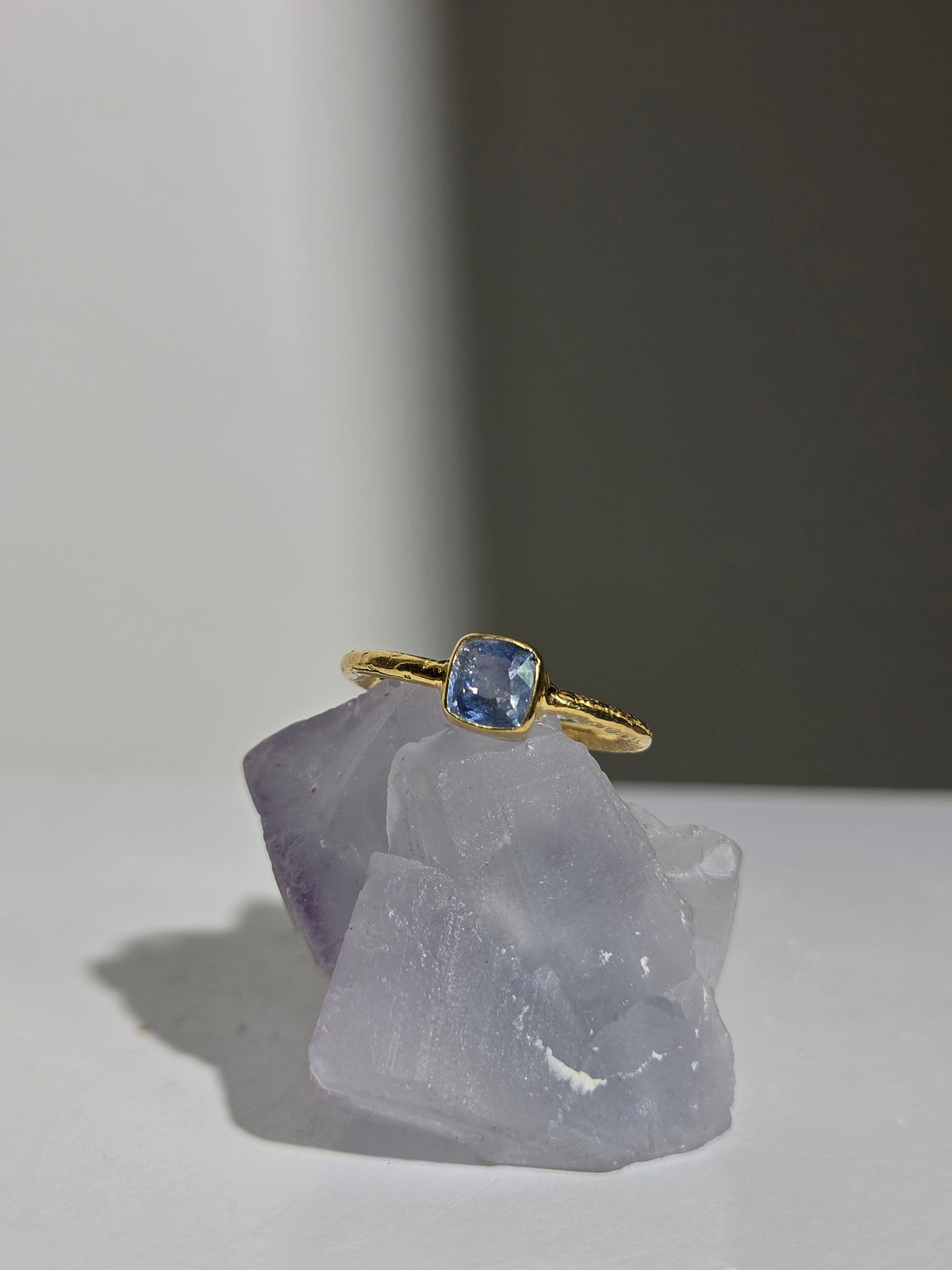 Size 7 | Sapphire Ring | gold