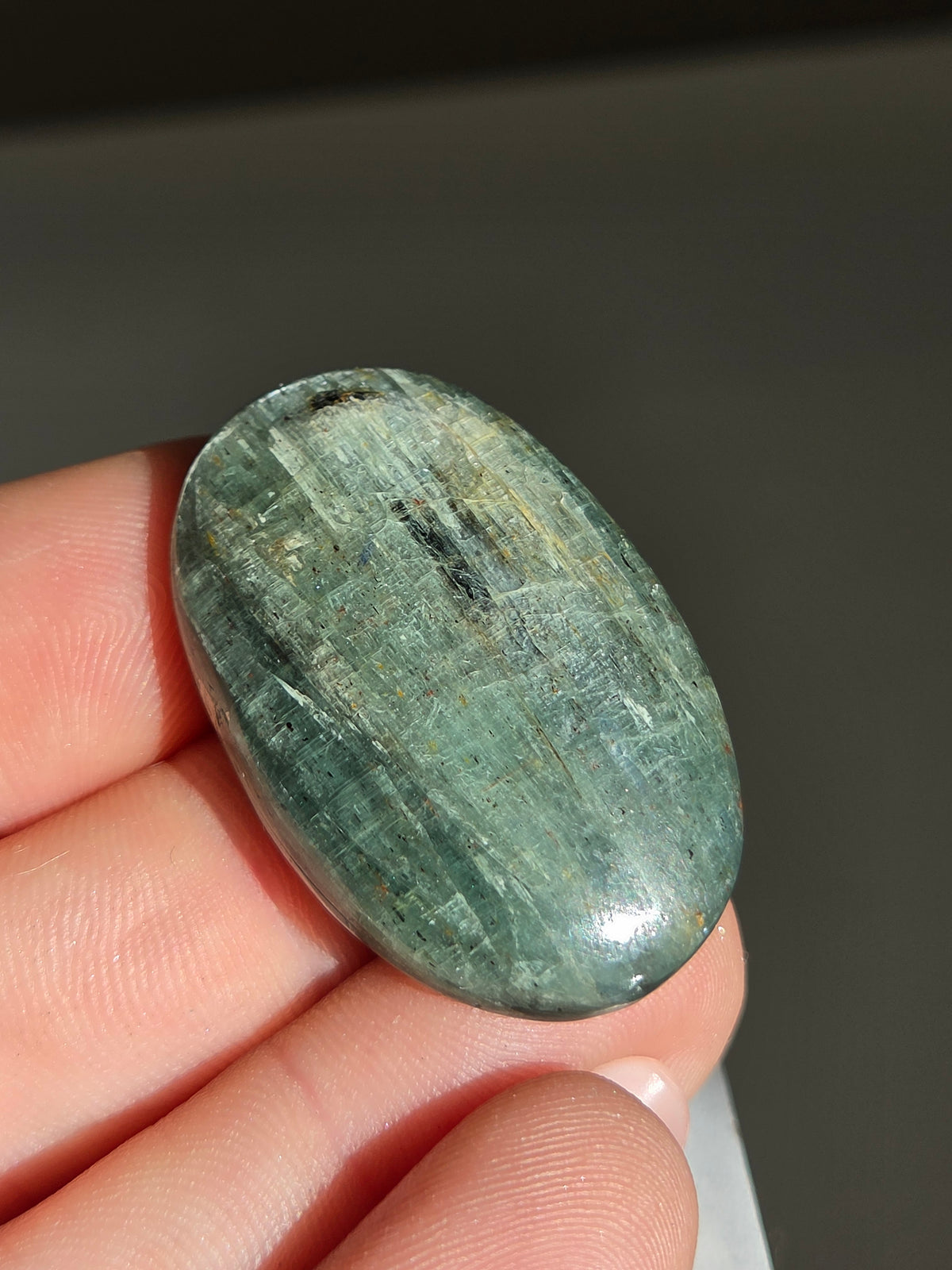 Green Kyanite Mini Palm 001