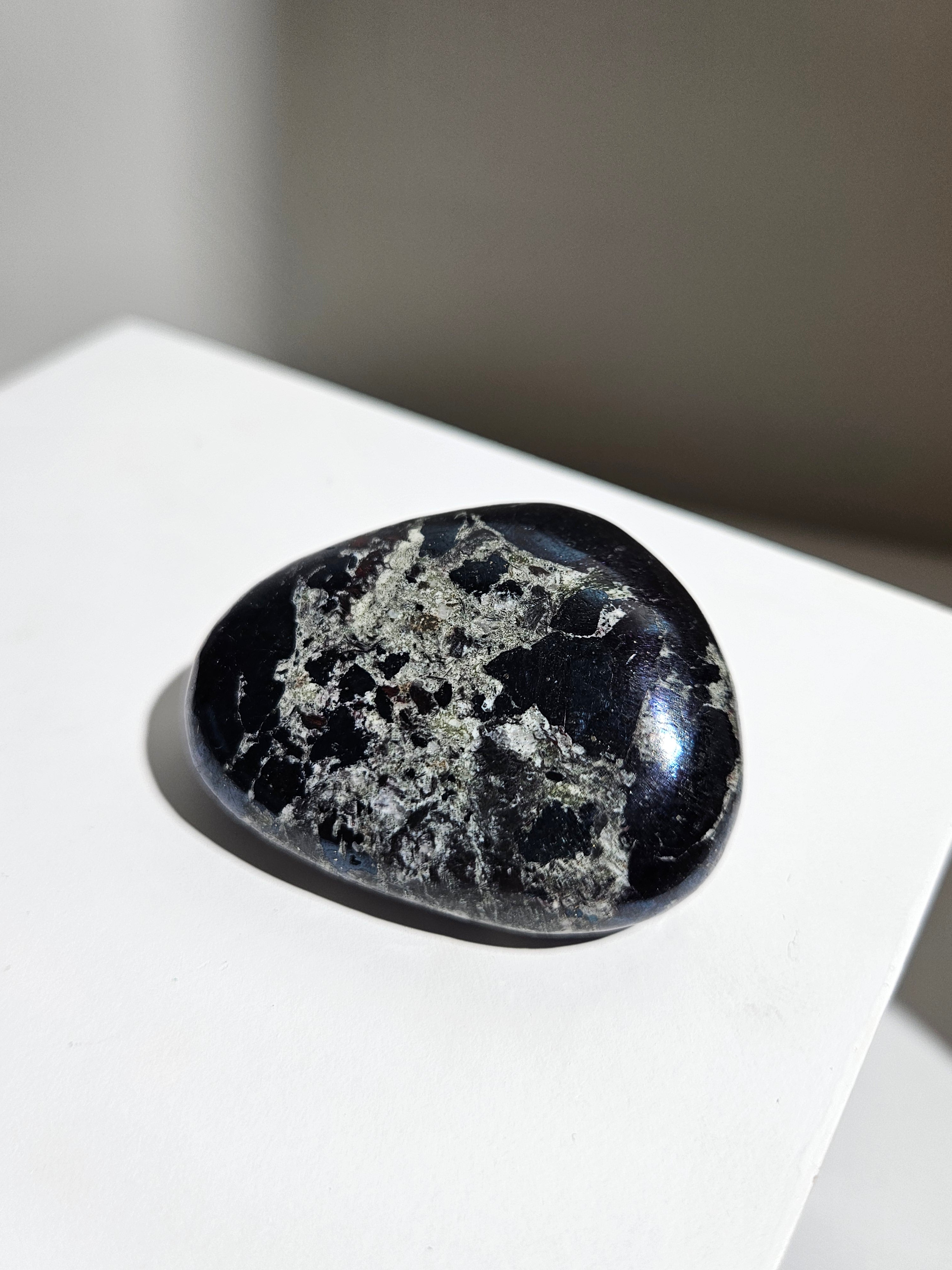 Peruvian Covelite Palmstone 006