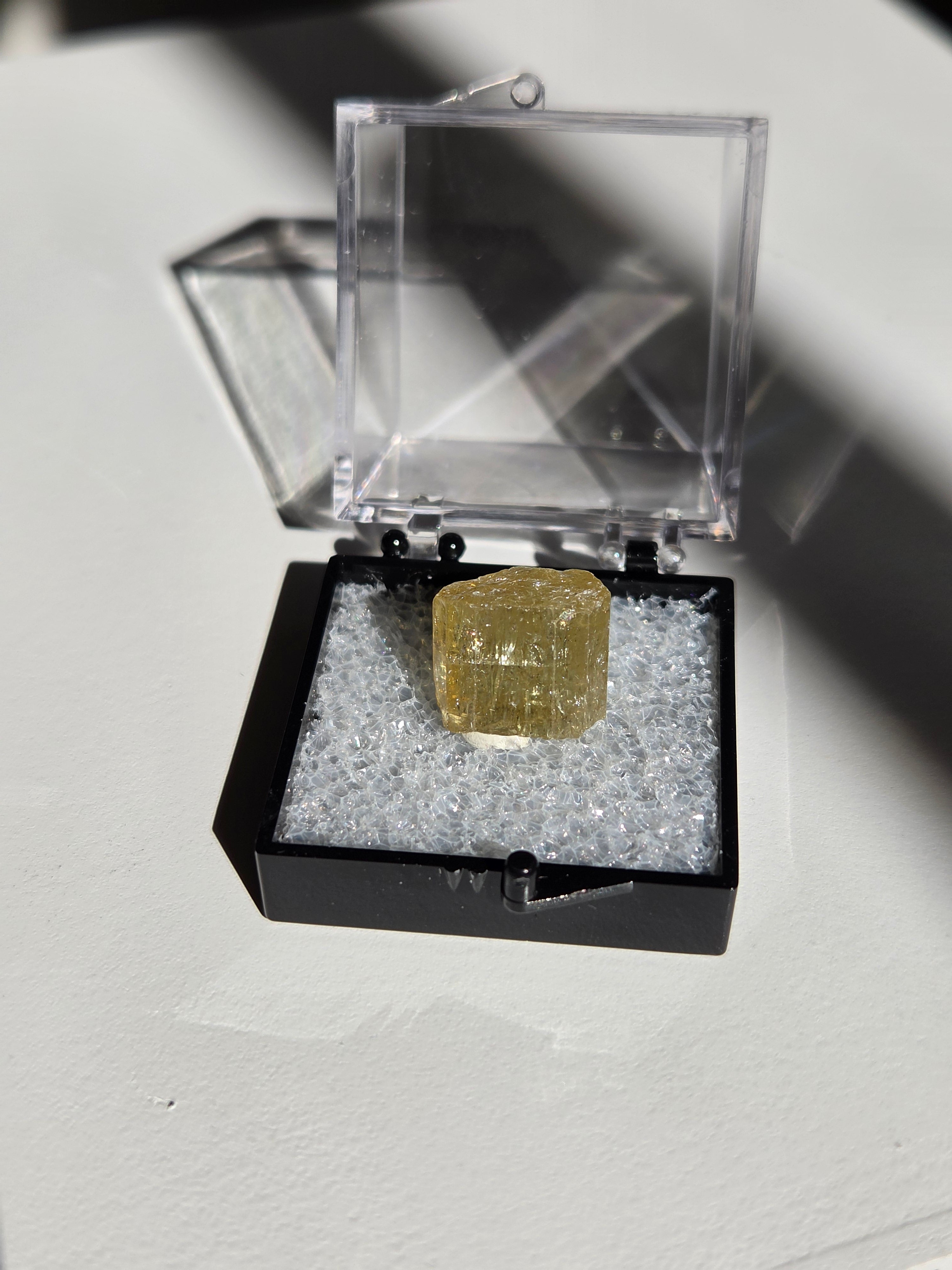 Golden Apatite x Hematite 002