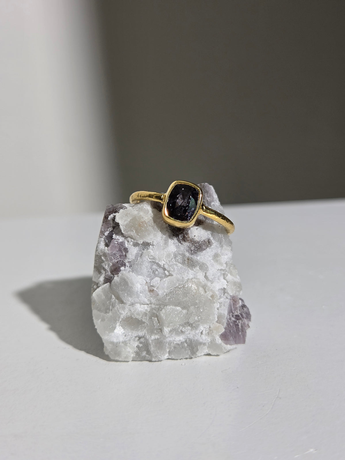 Size 7 | Spinel Ring | gold 001