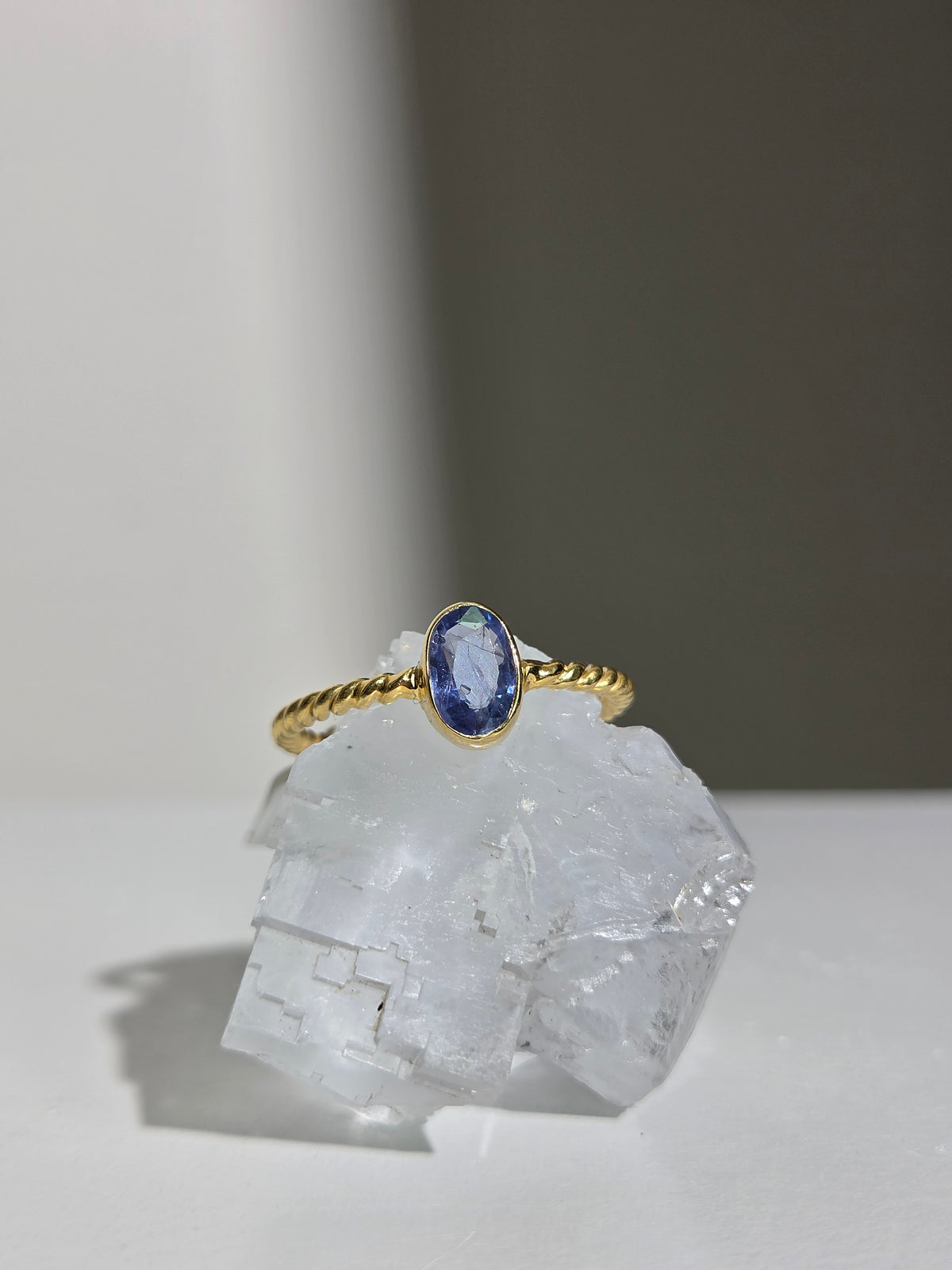 Size 9 | Sapphire Ring | gold