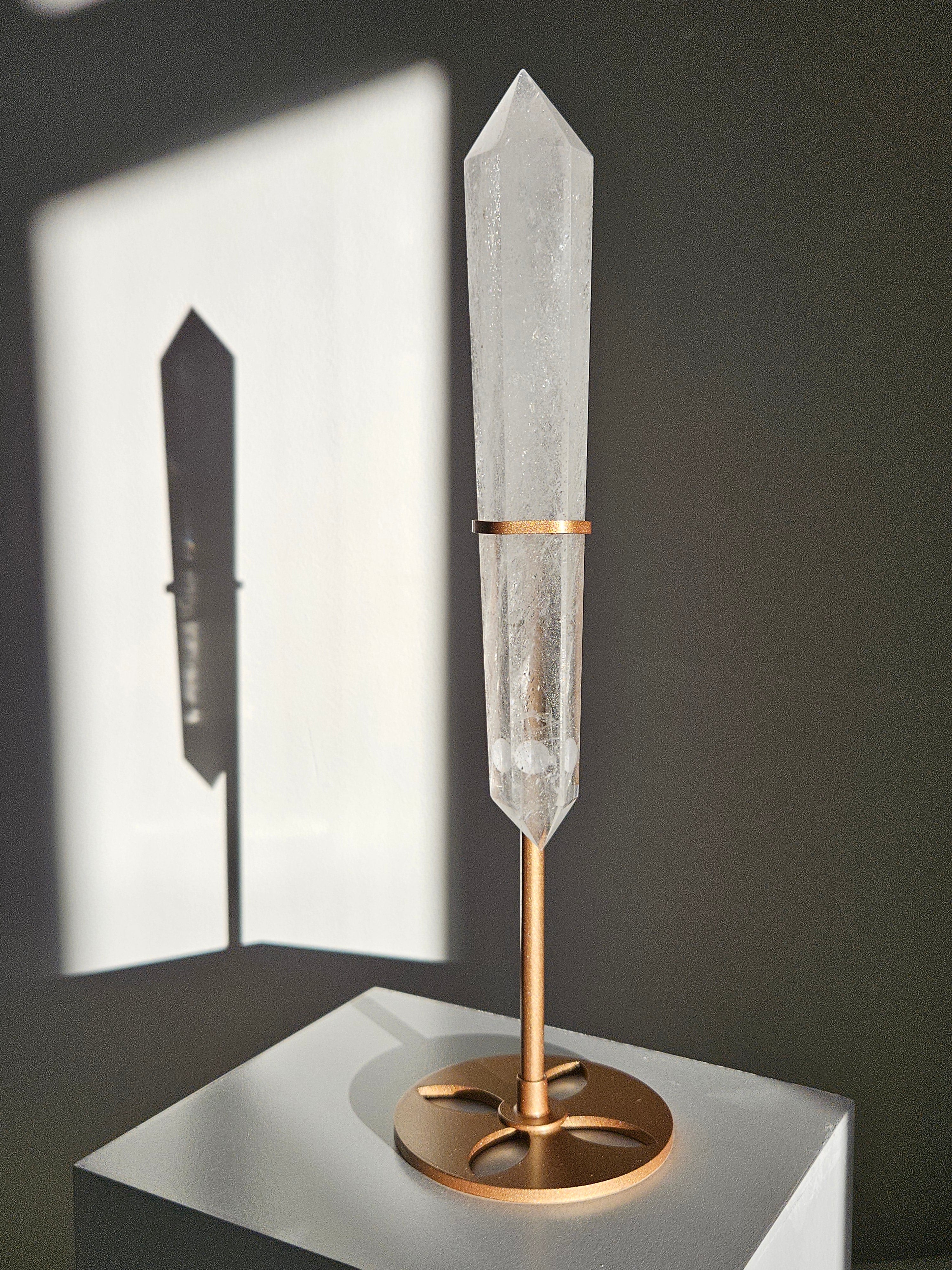 Quartz Wand on Stand 002