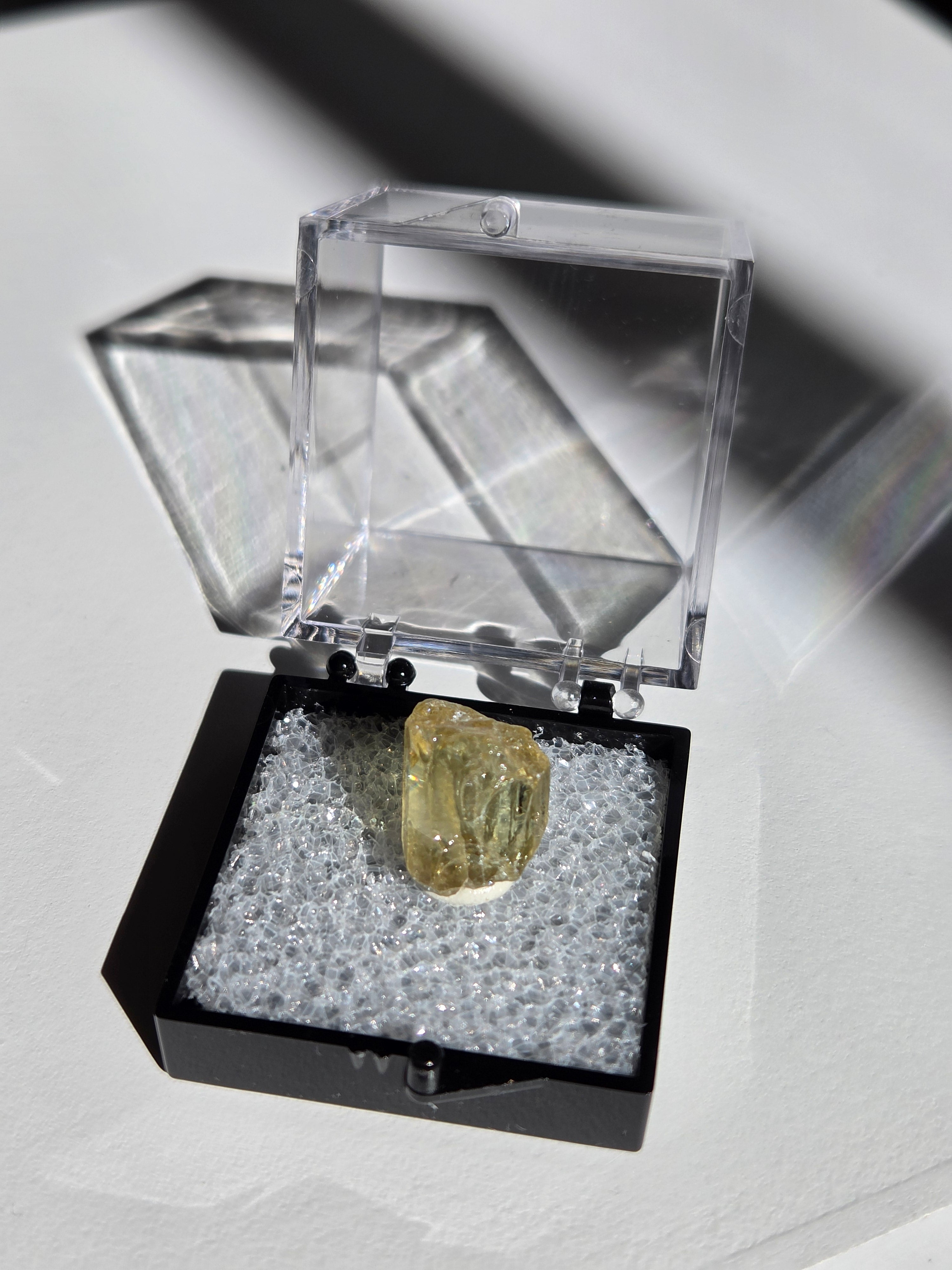 Golden Apatite x Hematite 004