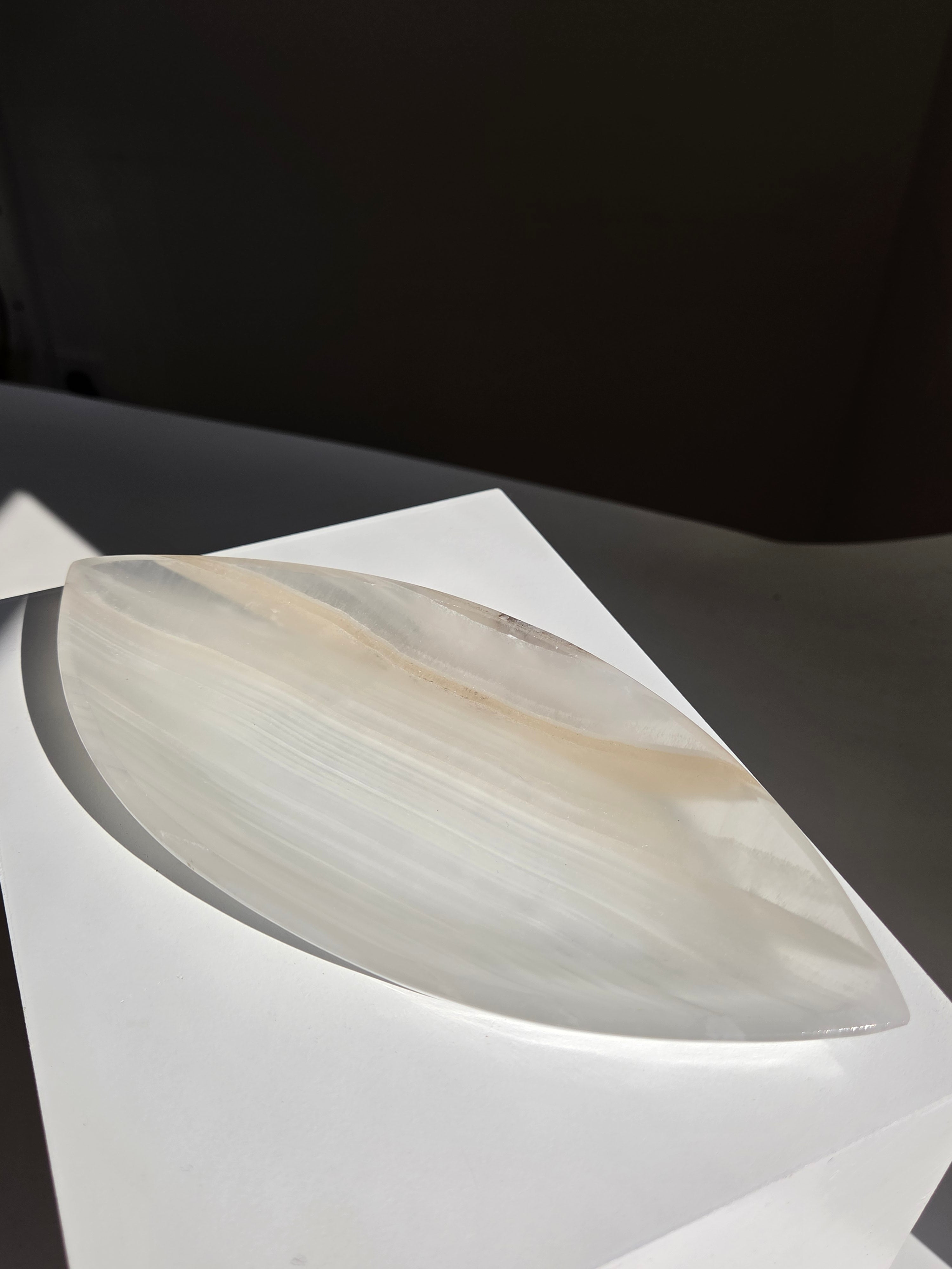Onyx Marquise Dish 007