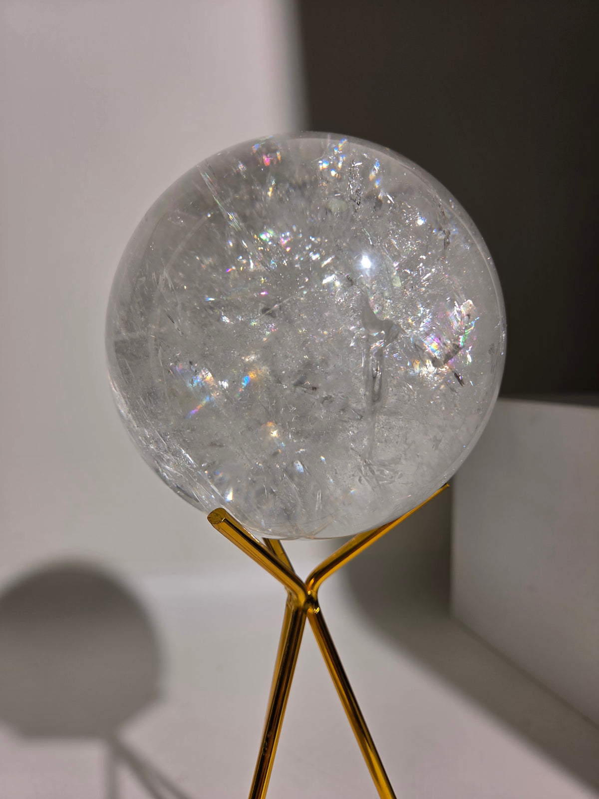 Quartz Sphere on Stand 004