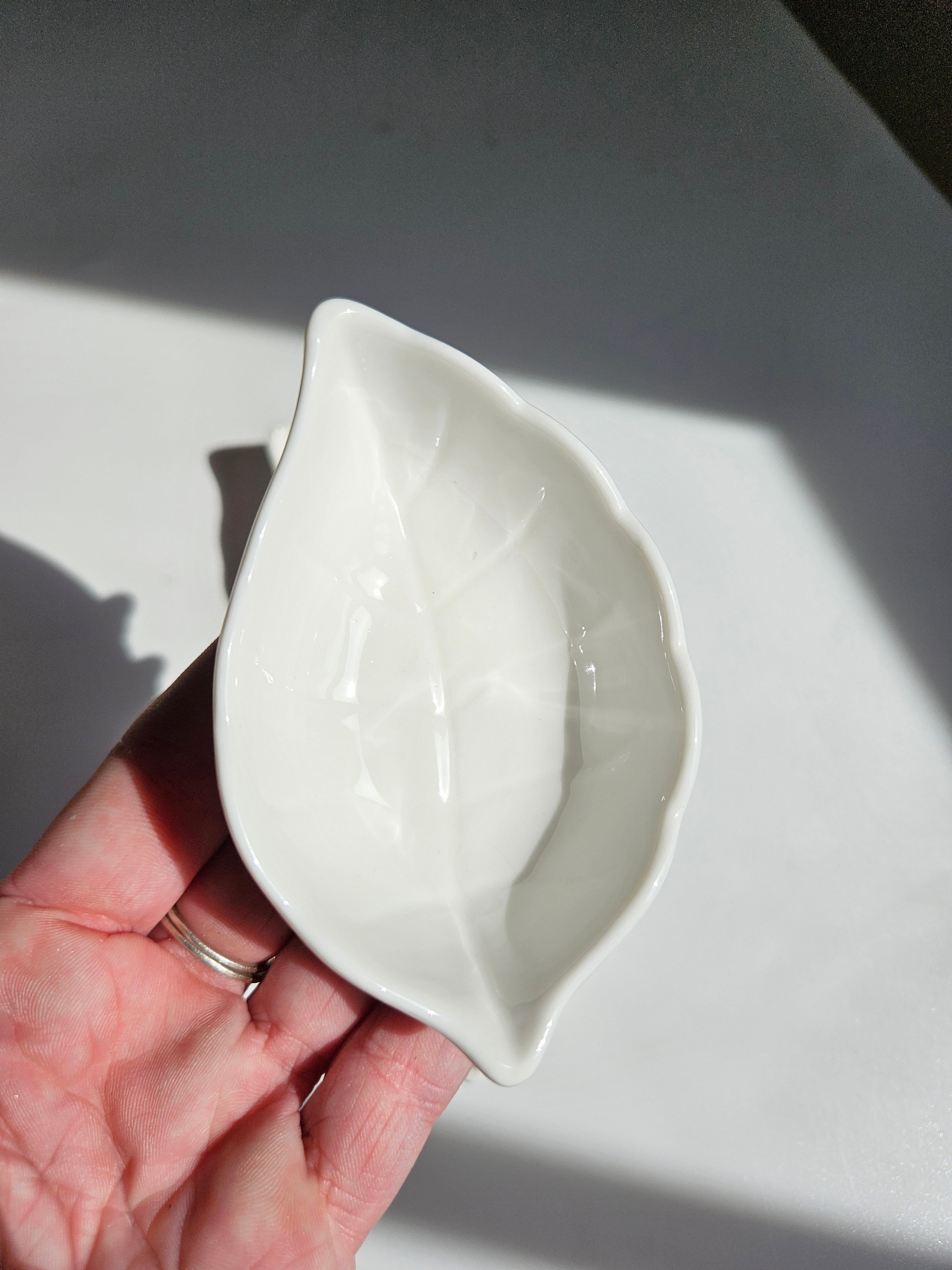 White leaf dish