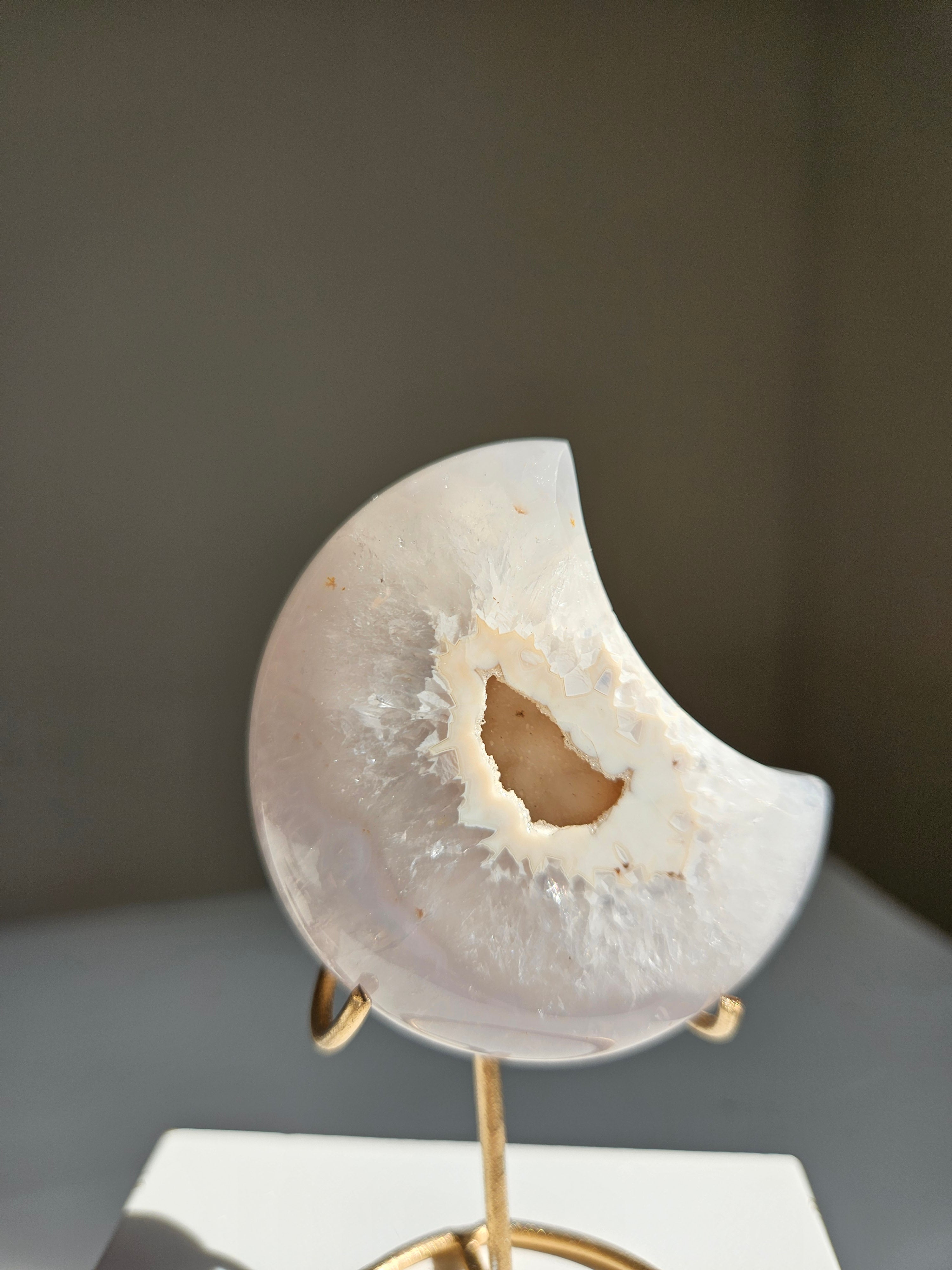 Druzy Agate Moon 015