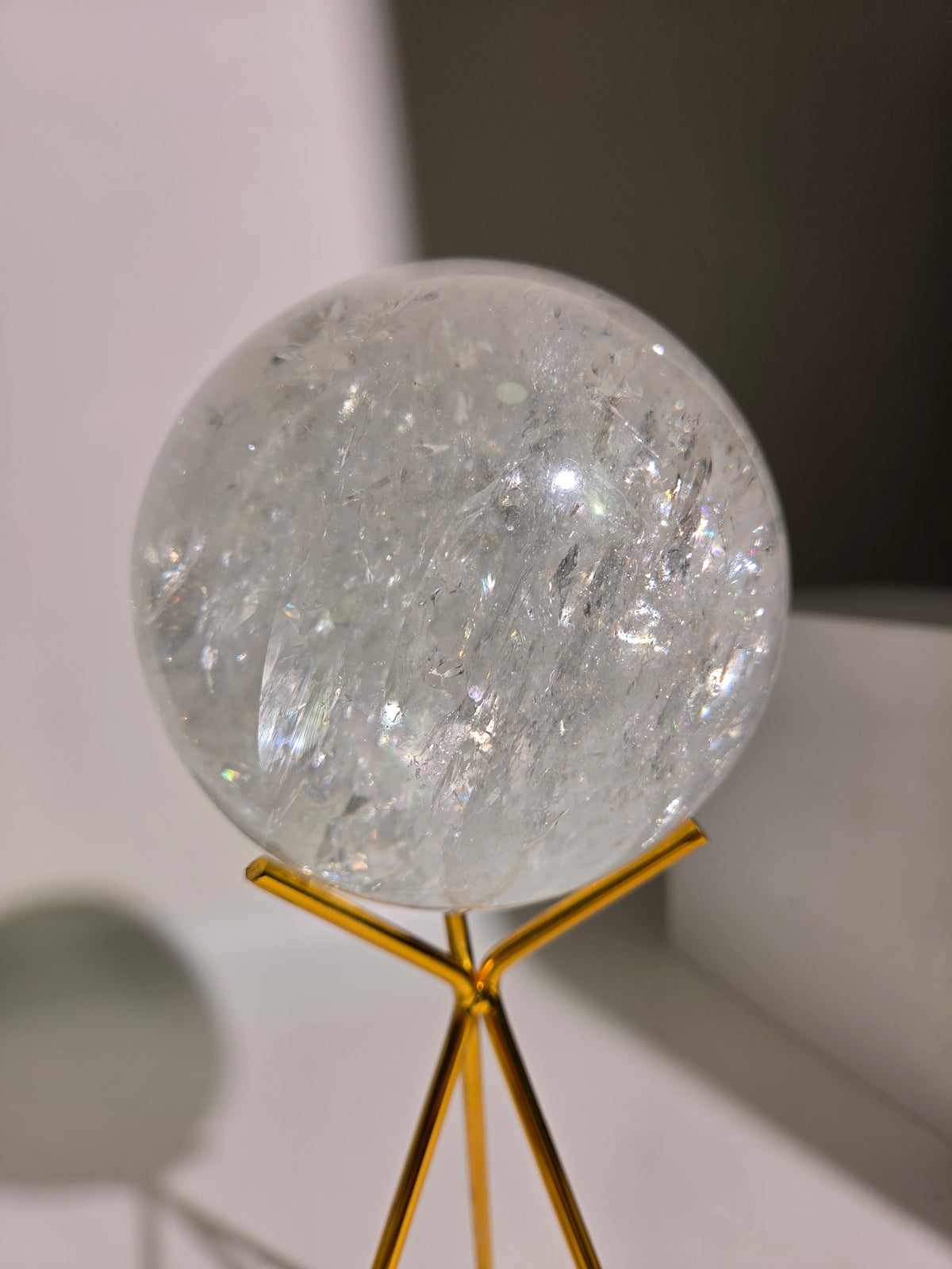 Quartz Sphere on Stand 004
