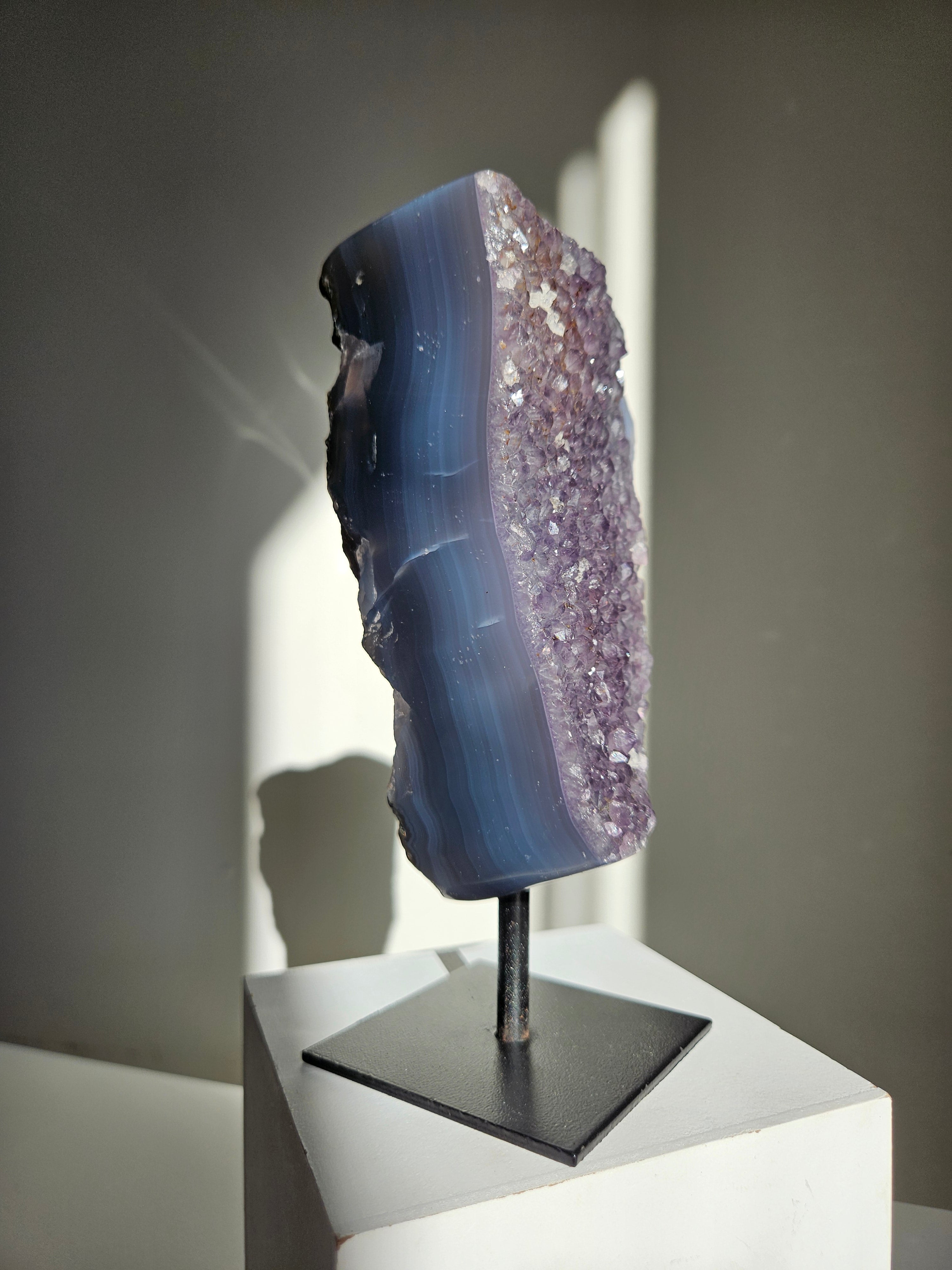 Agate x Amethyst on Stand 002