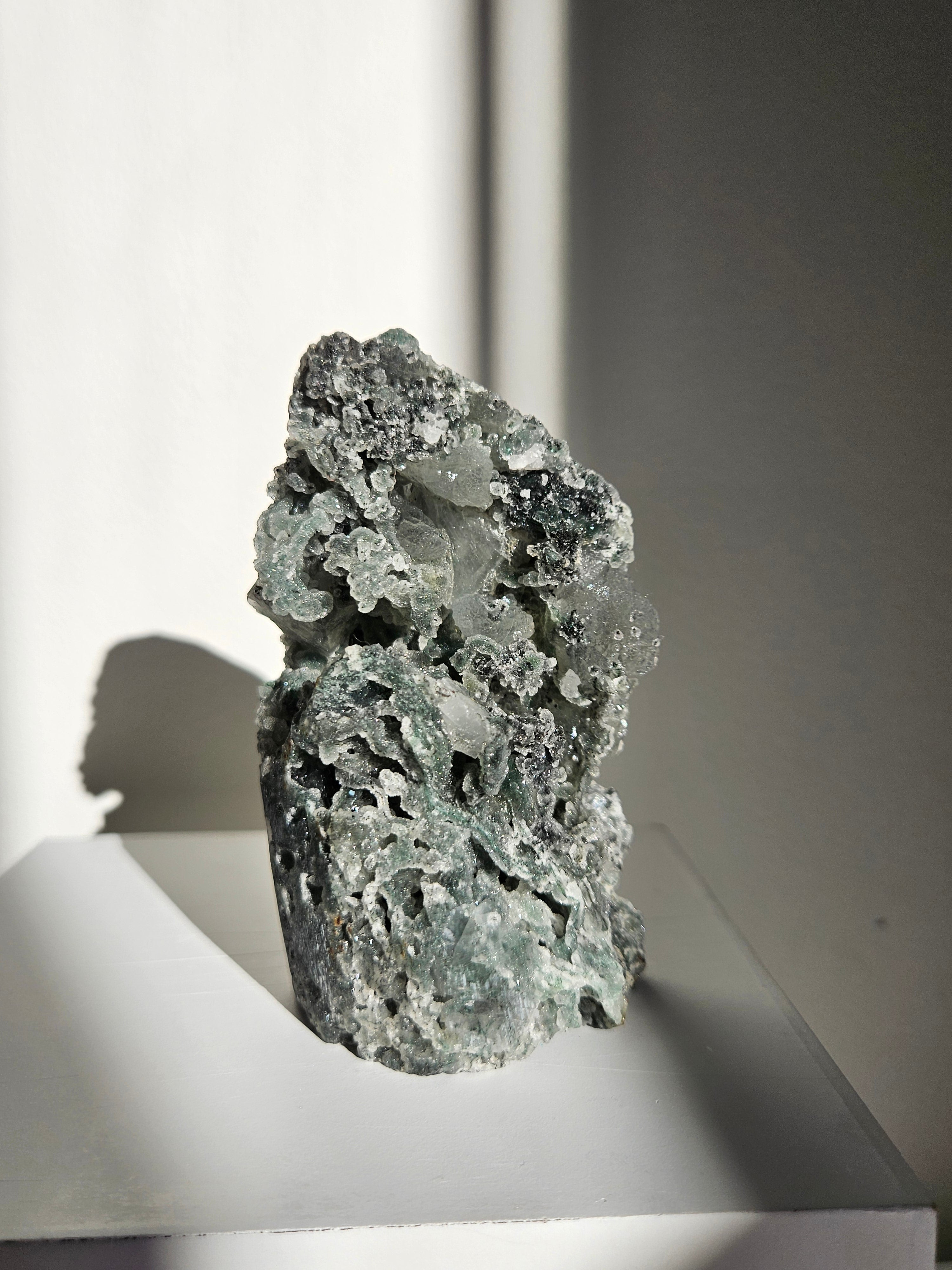 Apophyllite on Black Chalcedony 032
