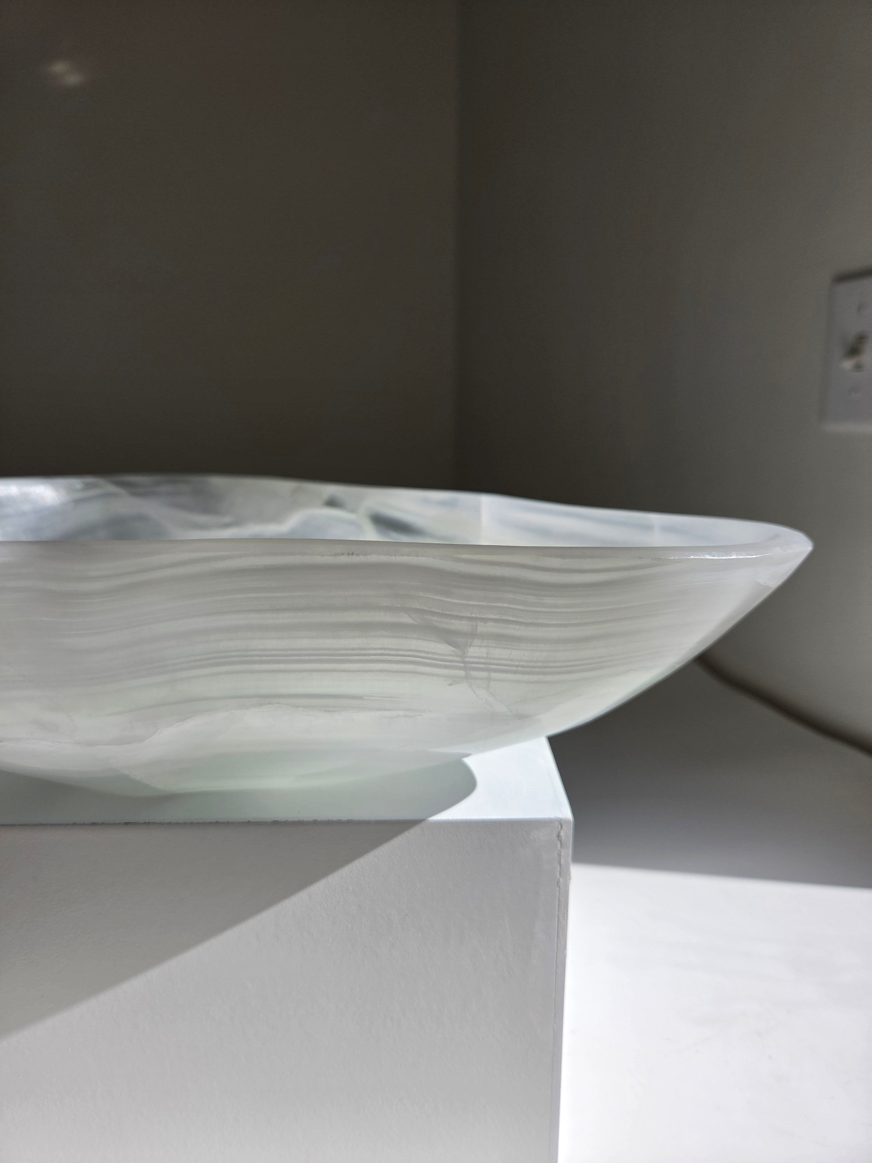 White Onyx Bowl 002