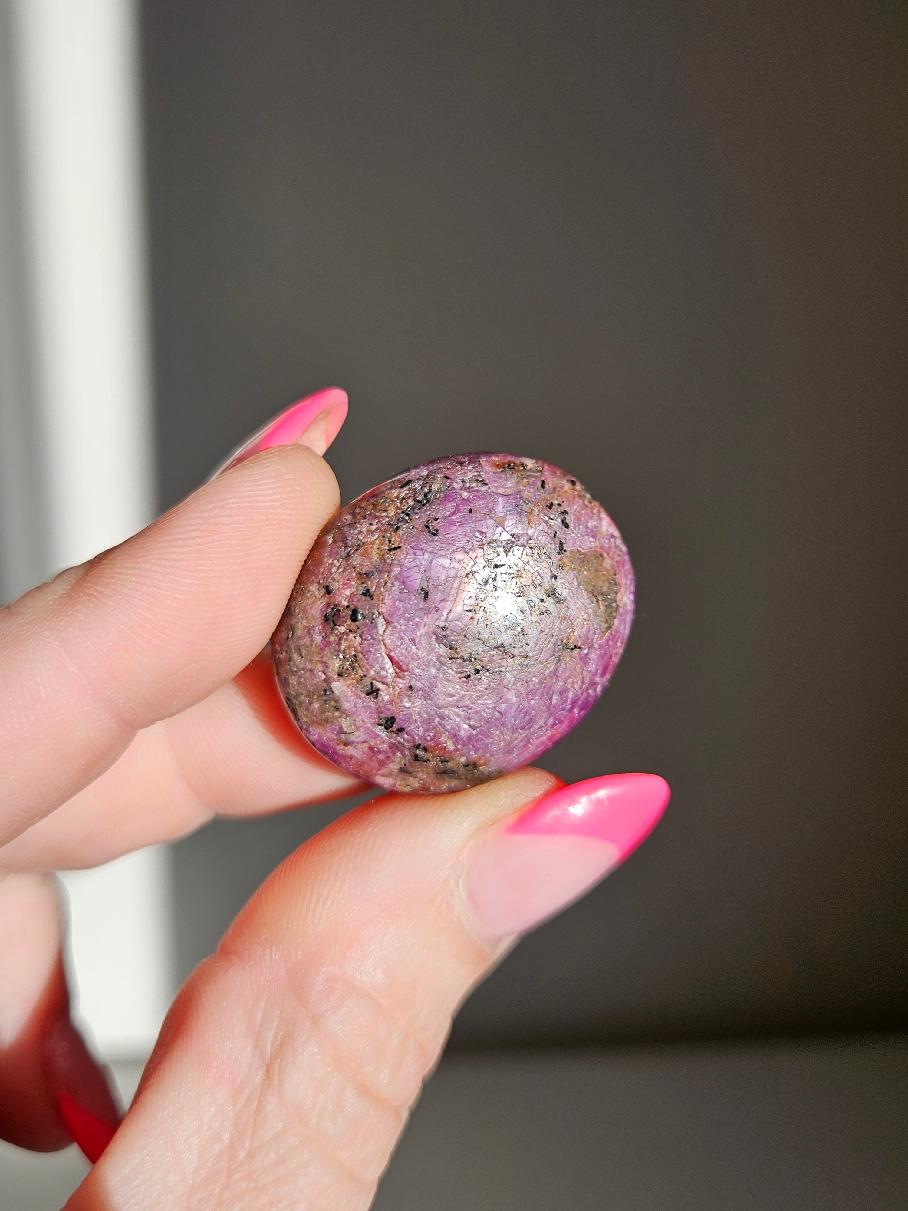 Star Ruby Palmstone 006