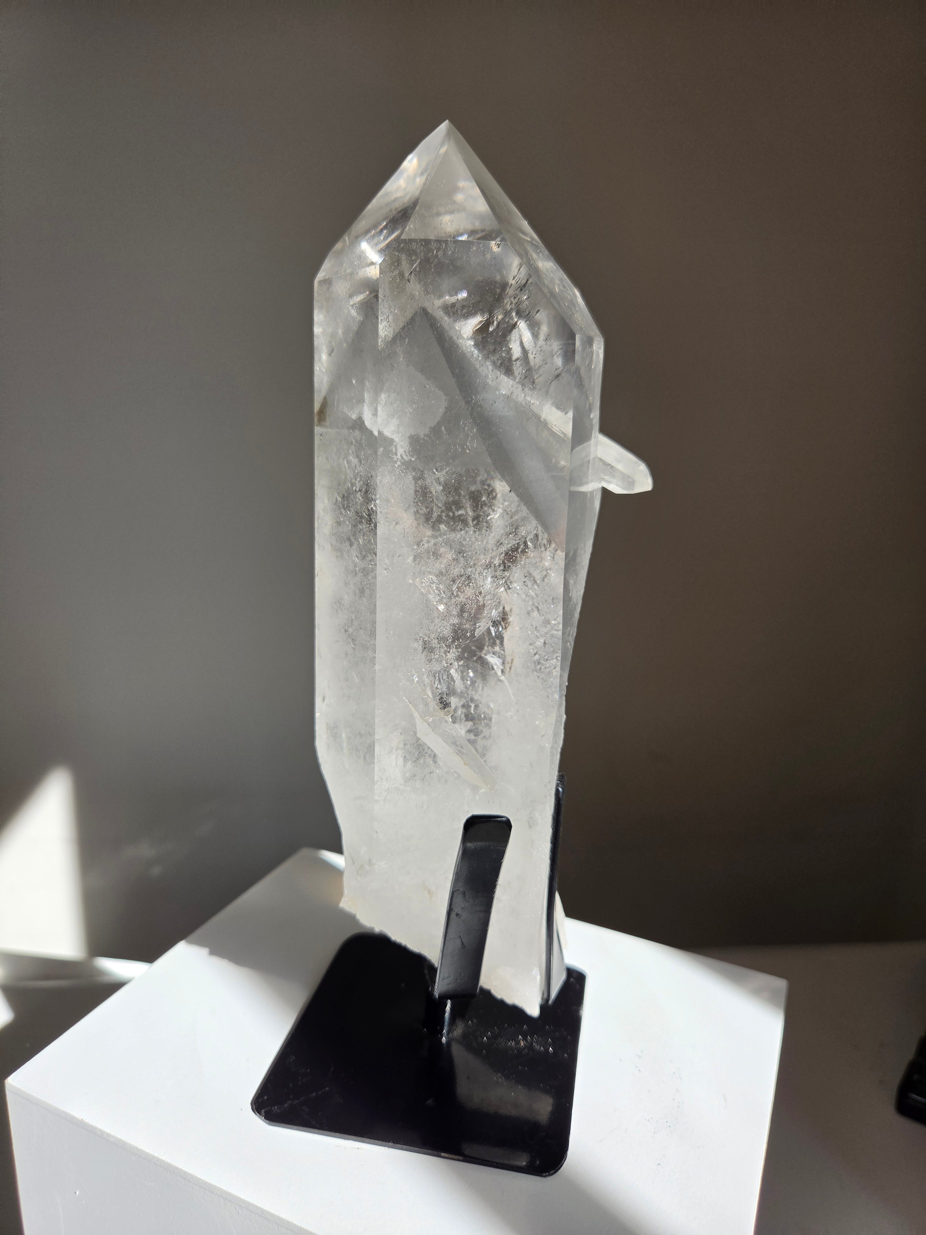 Grey Phantom Quartz Statement