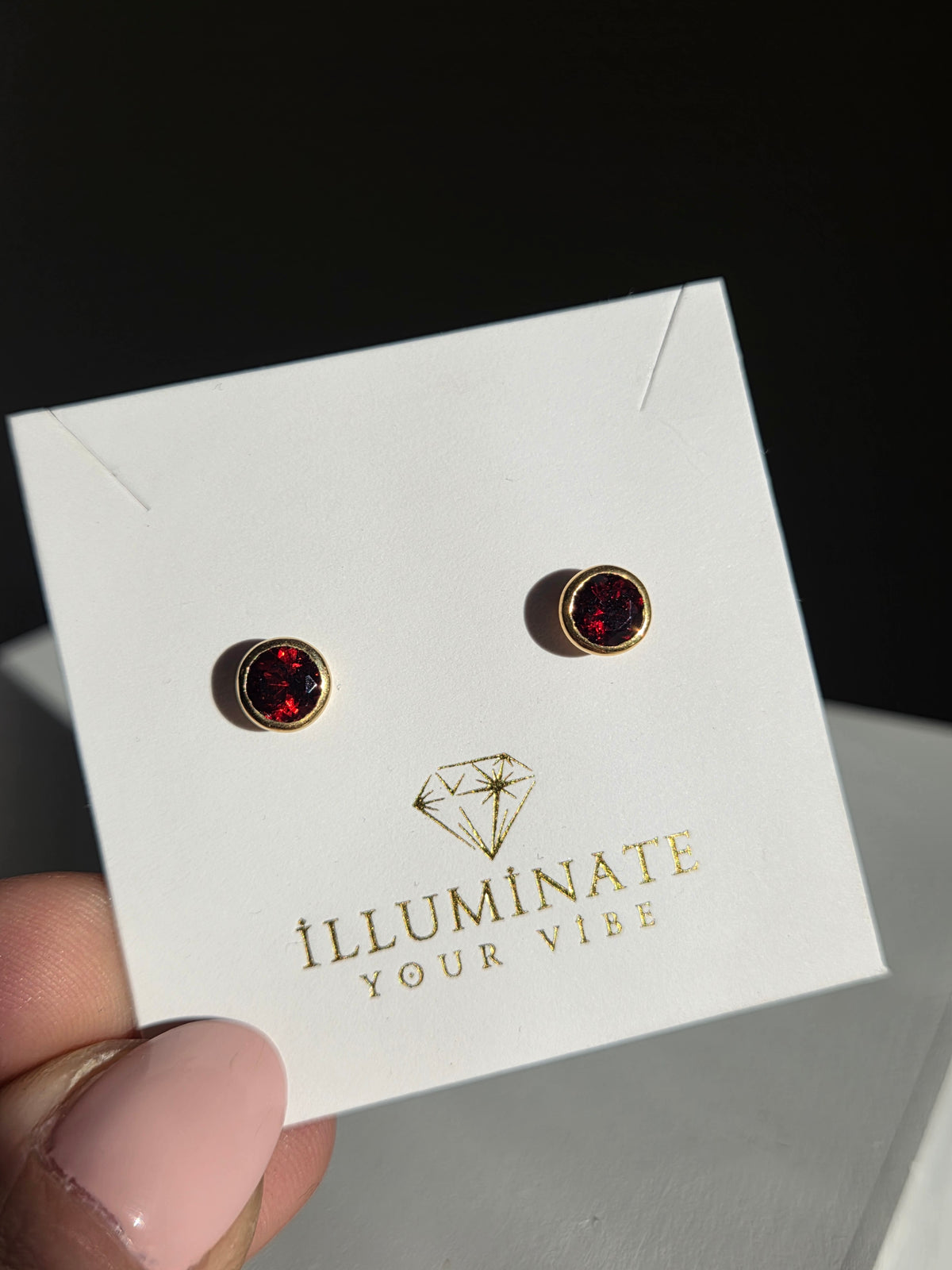 Garnet Stud Earrings | gold 001