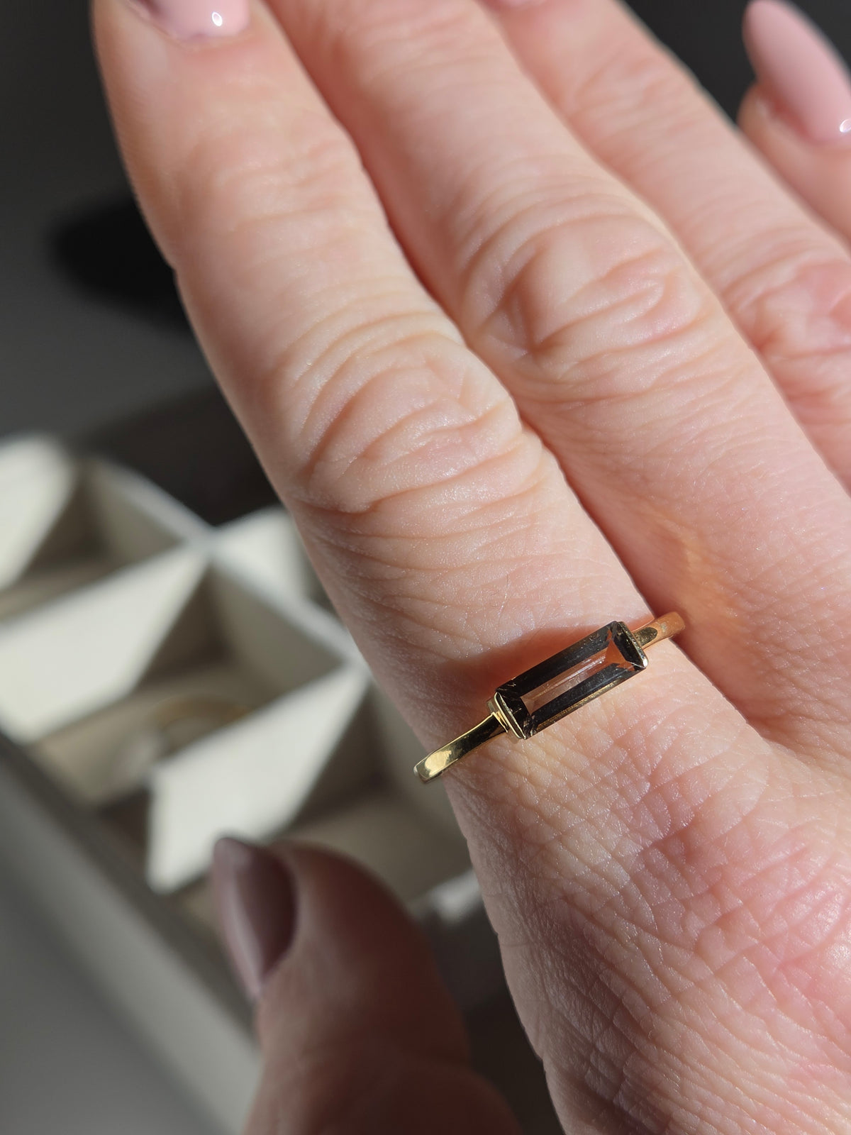Size ten 1\2 | Smoky Ring | gold 052