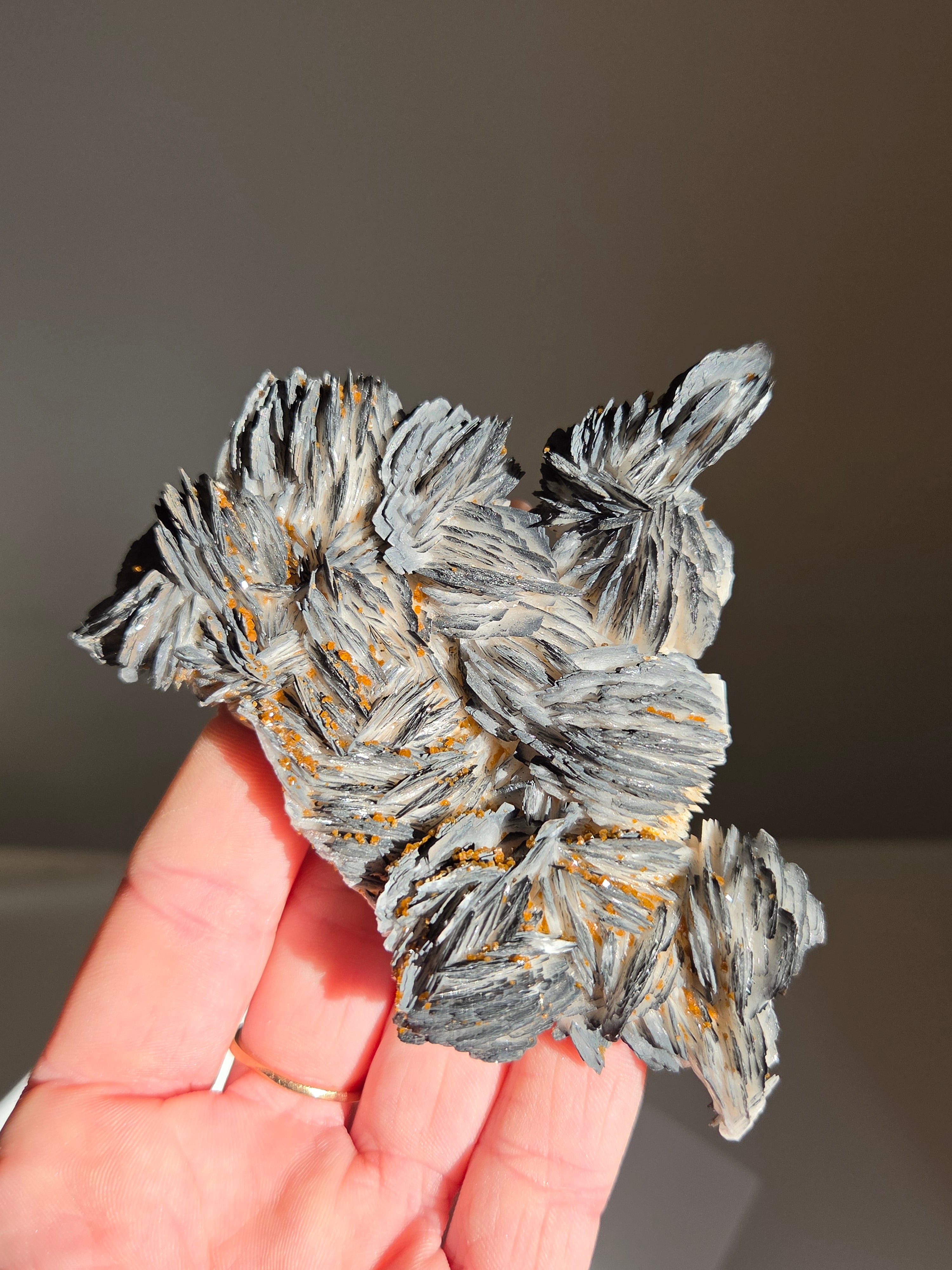 Vanadinite x Barite 003