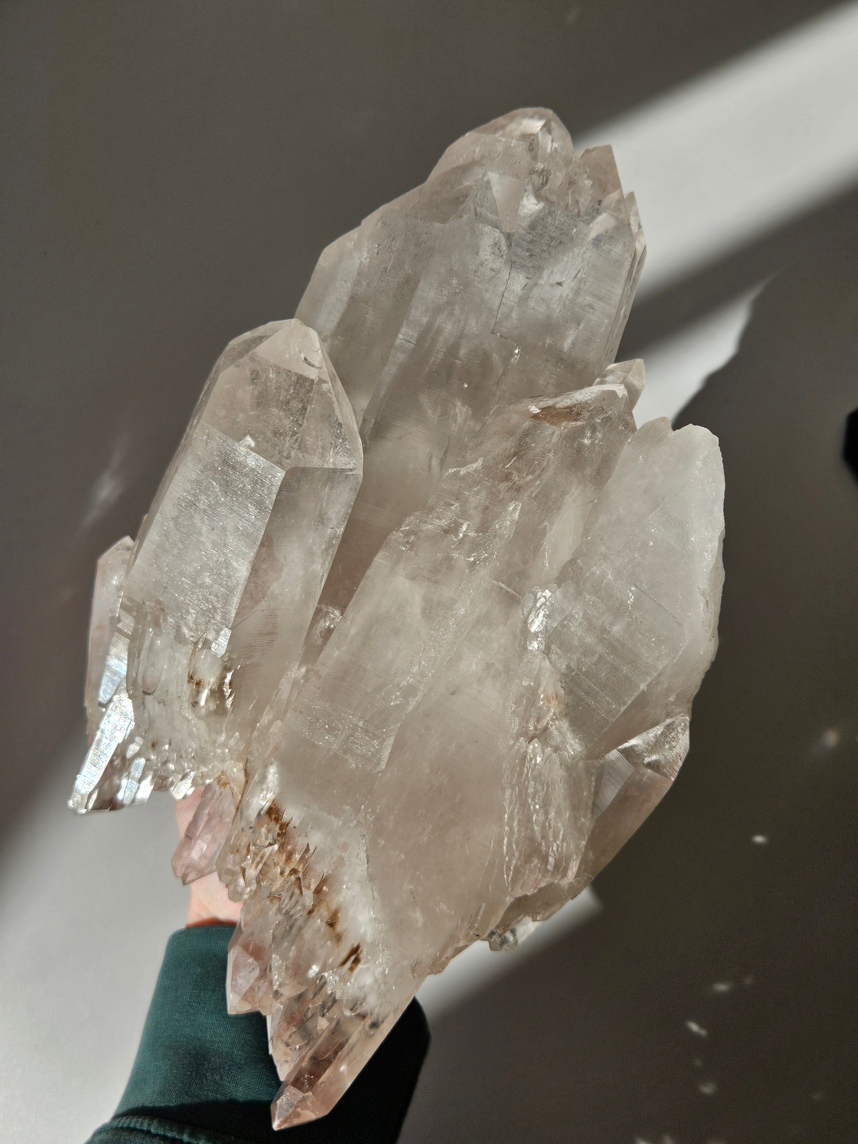Quartz Cluster Statement on Stand