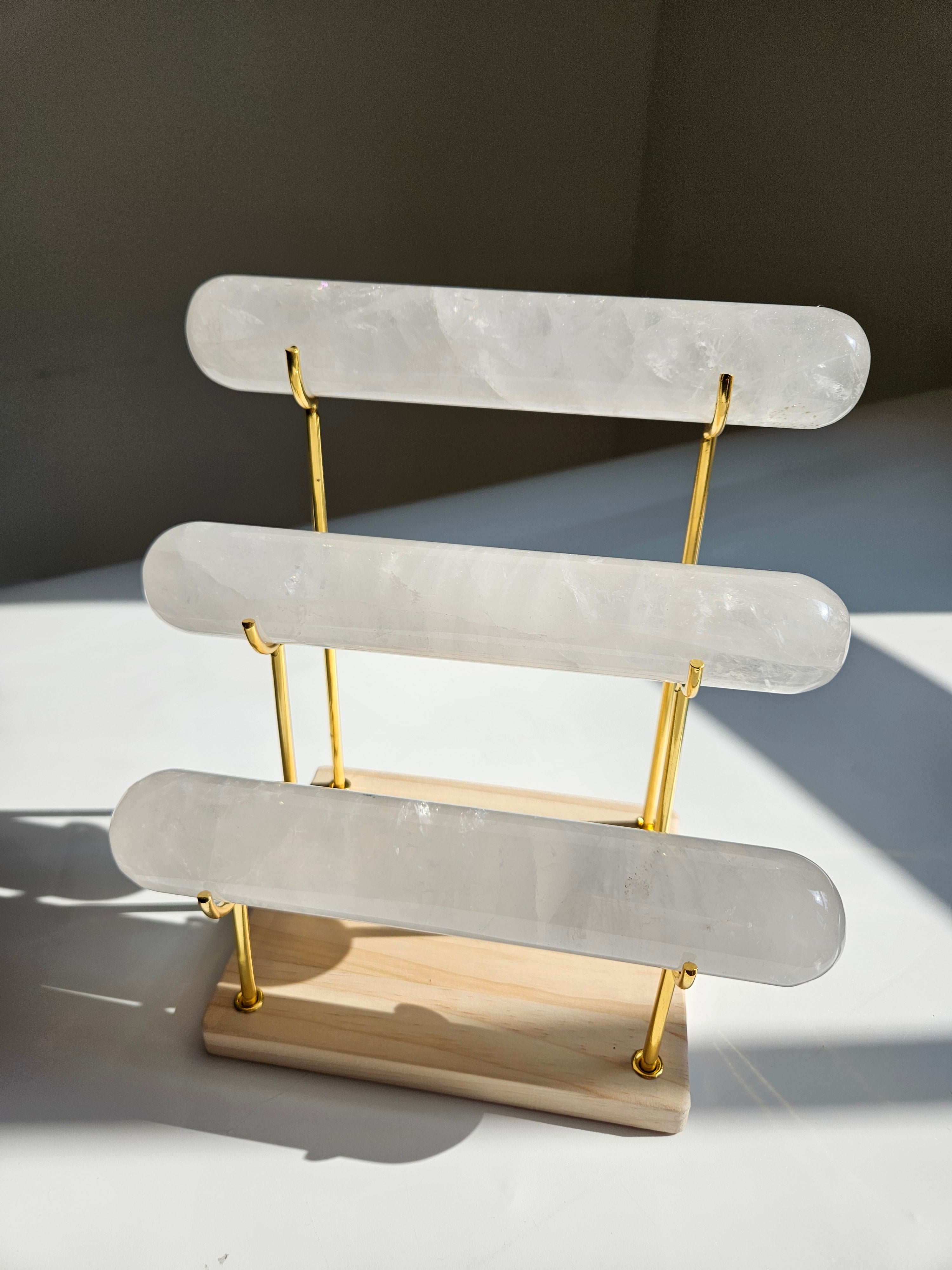 Quartz 3 teir bracelet holder