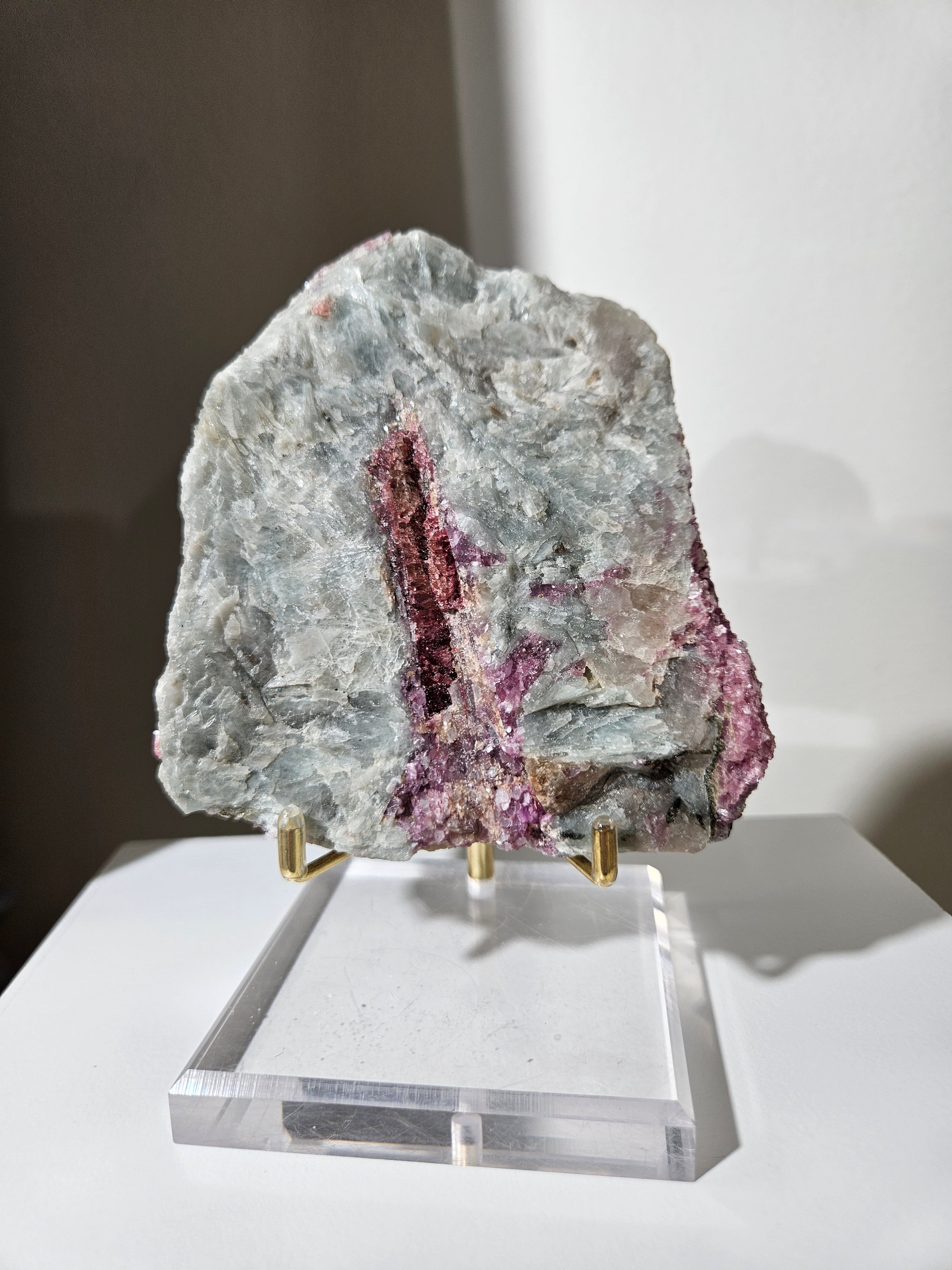 Lepidolite x Tourmaline 011