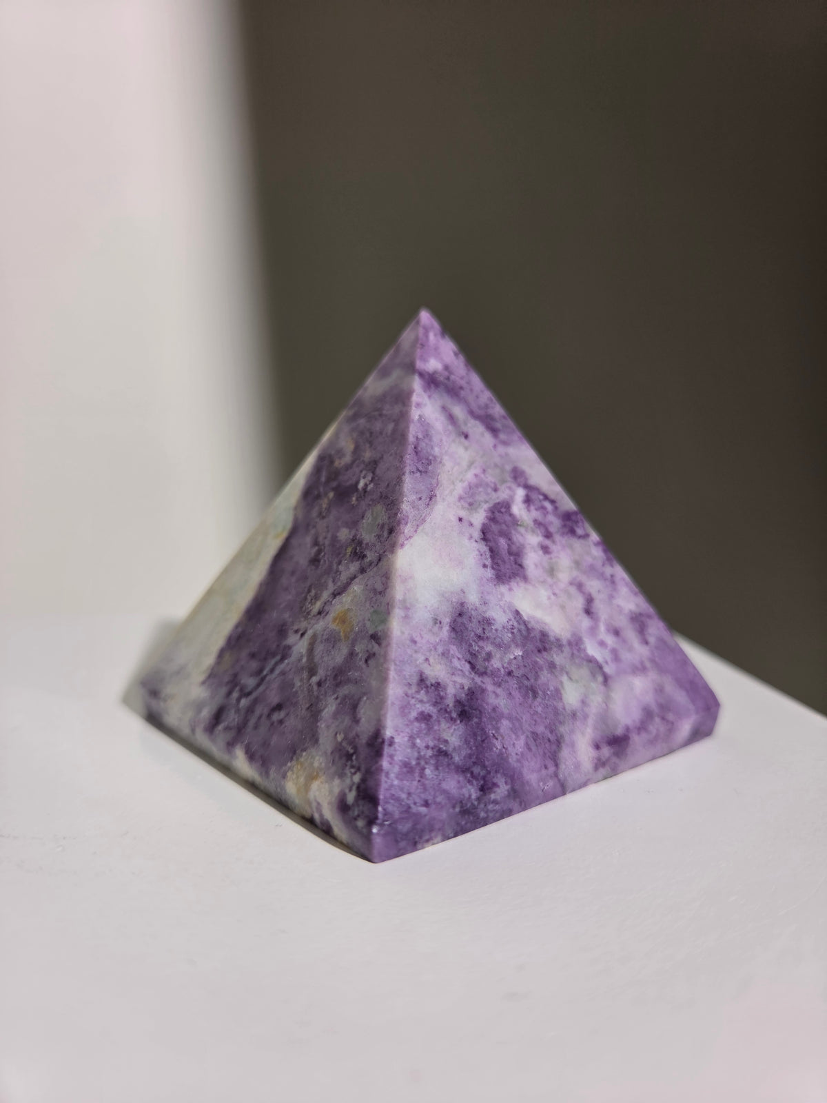 Bolivianite Pyramid 001