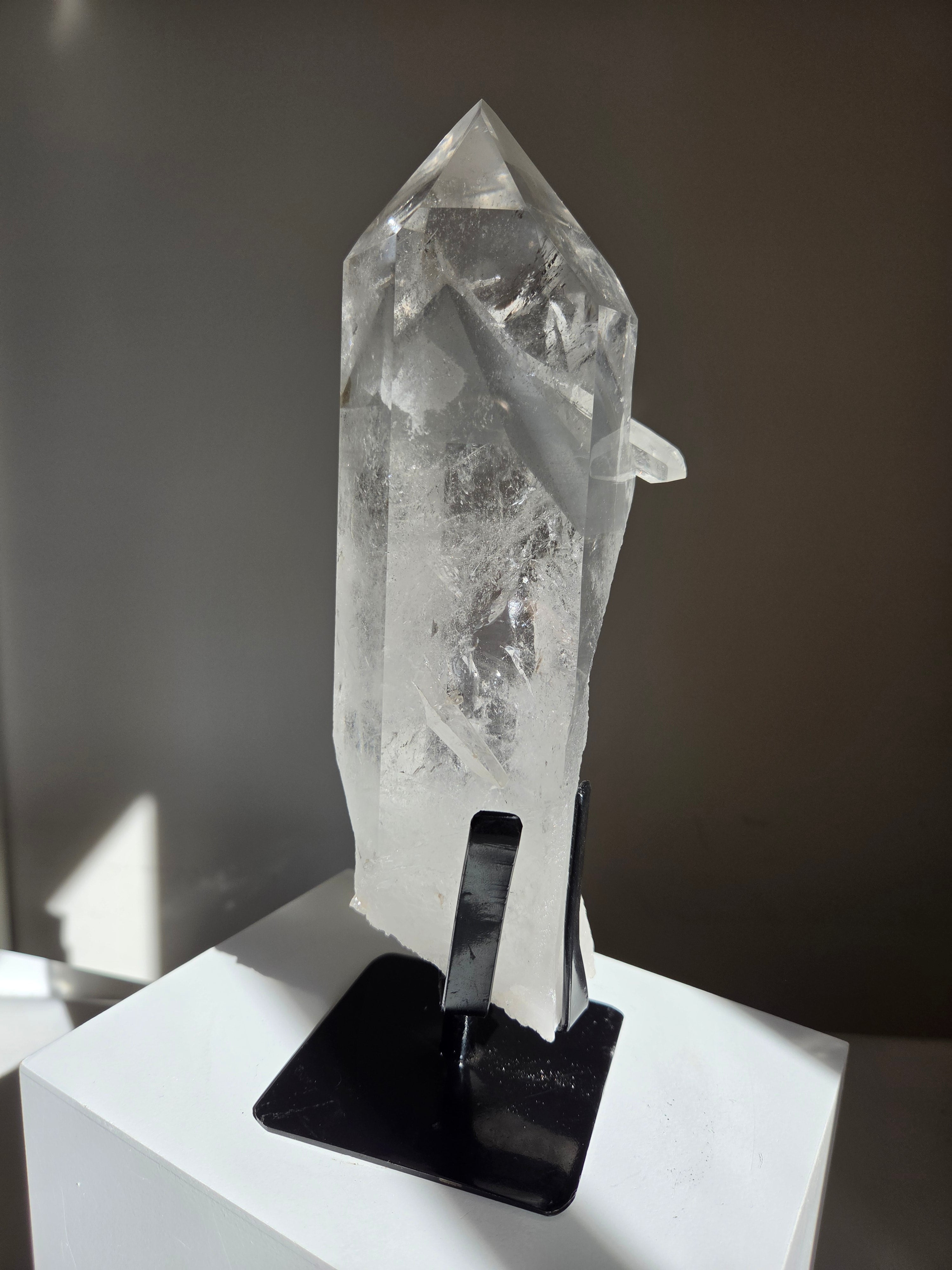 Grey Phantom Quartz Statement