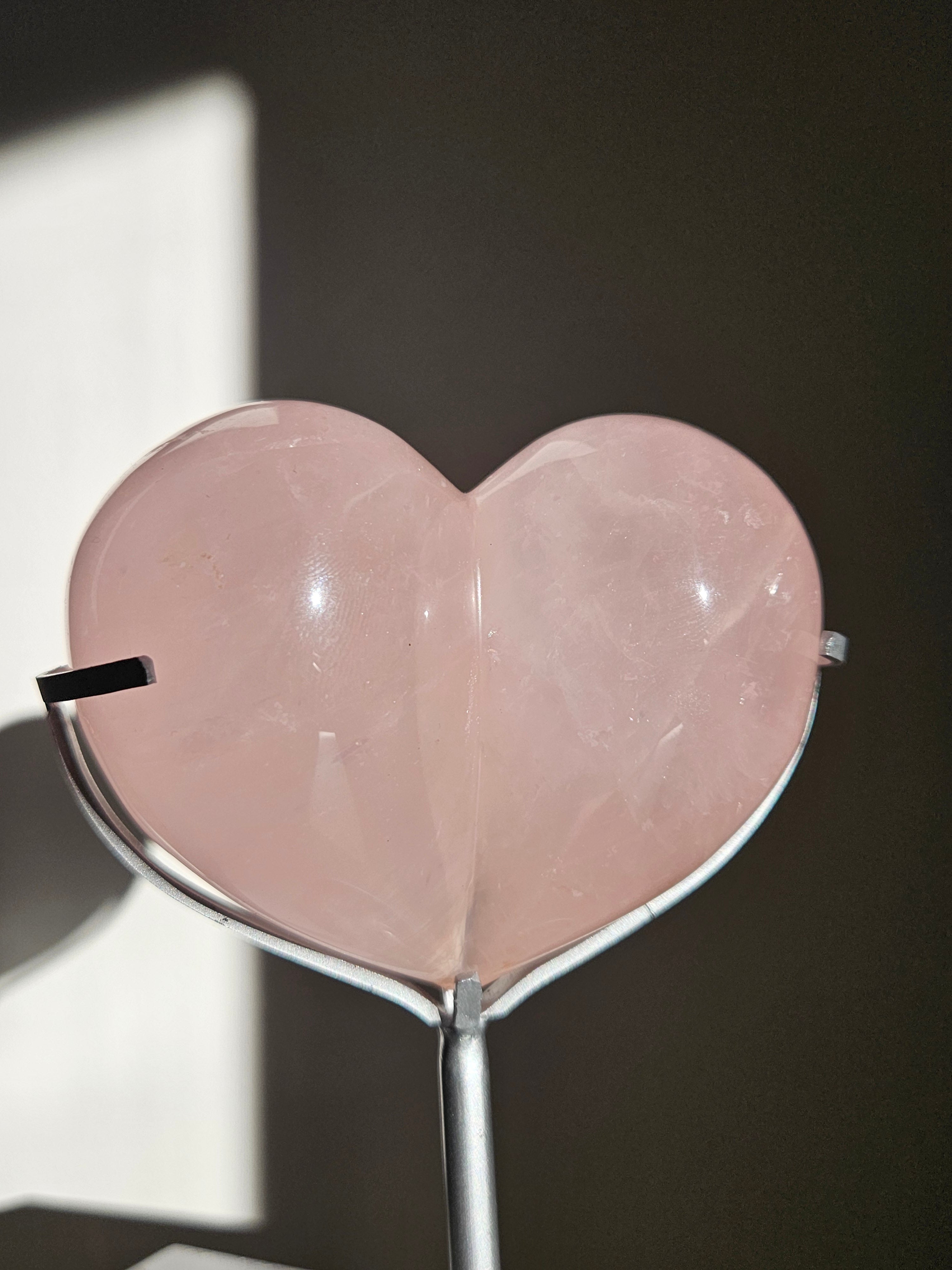 Rose Quartz Heart on Stand 004