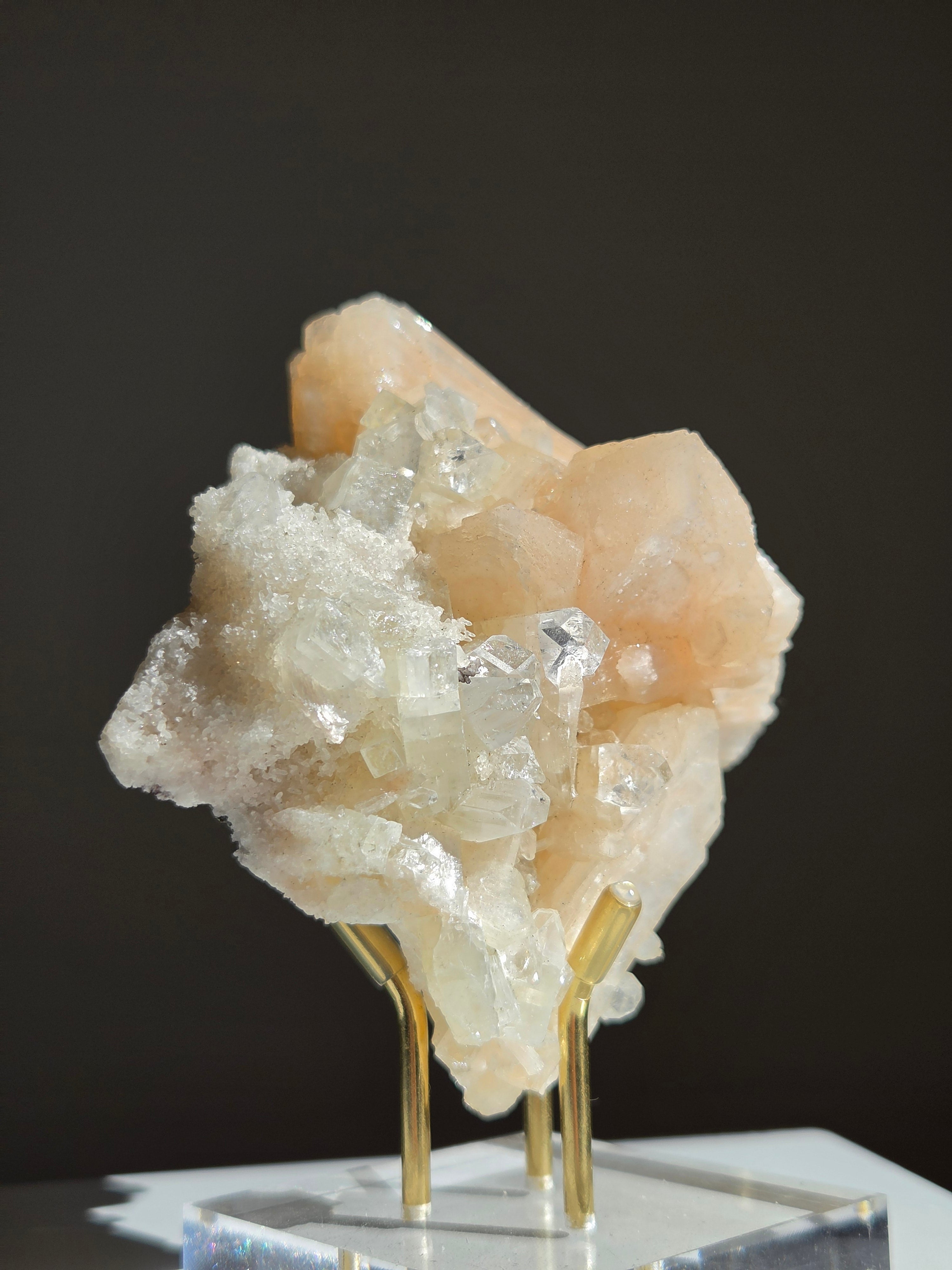 Apophyllite x Stilbite 004