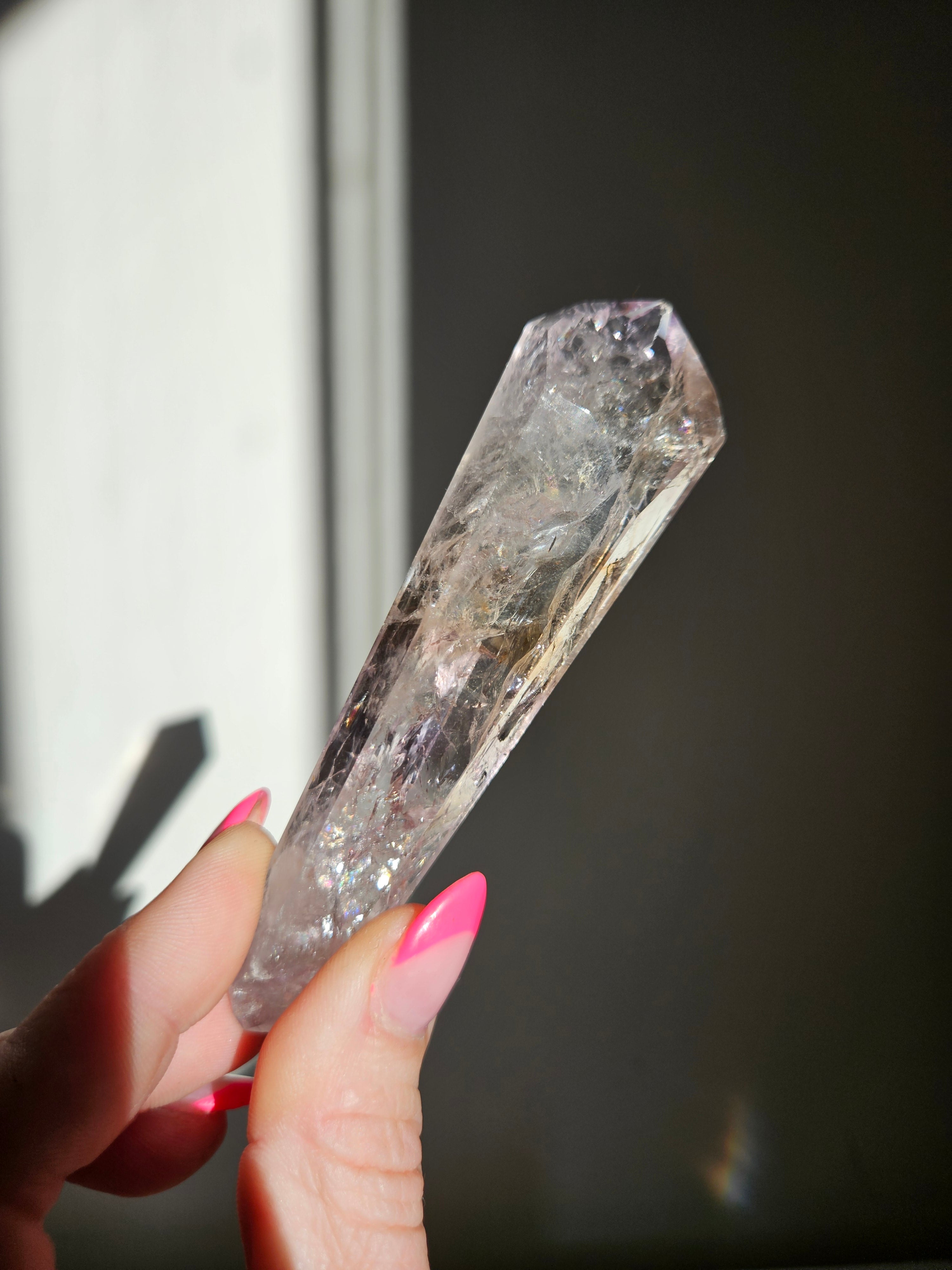 UV reactive Amethyst Wand 006