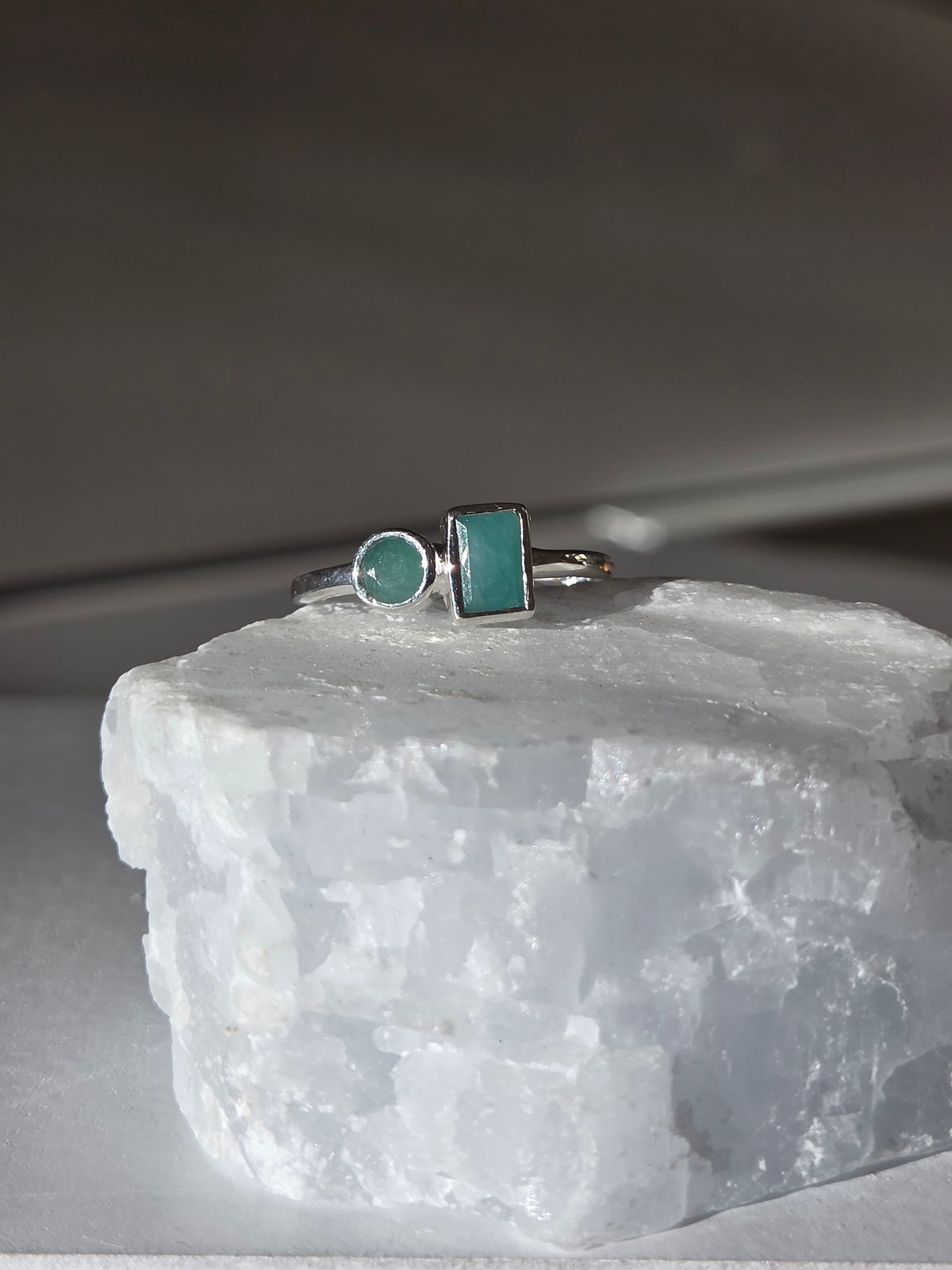 Size 8 | emerald Ring | silver 032